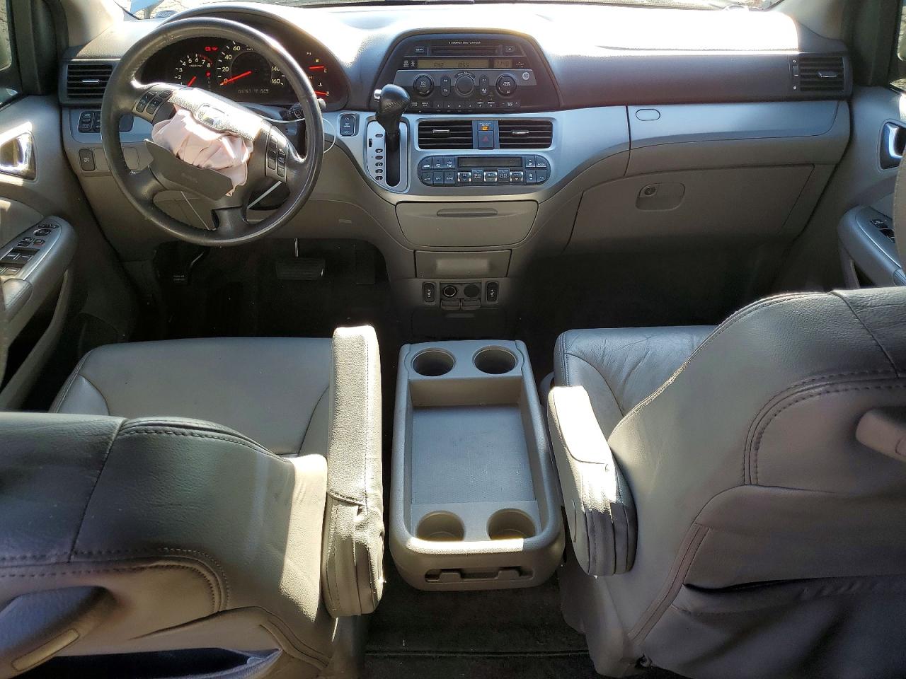 2008 Honda Odessey Silver vin: 5FNRL38698B108459