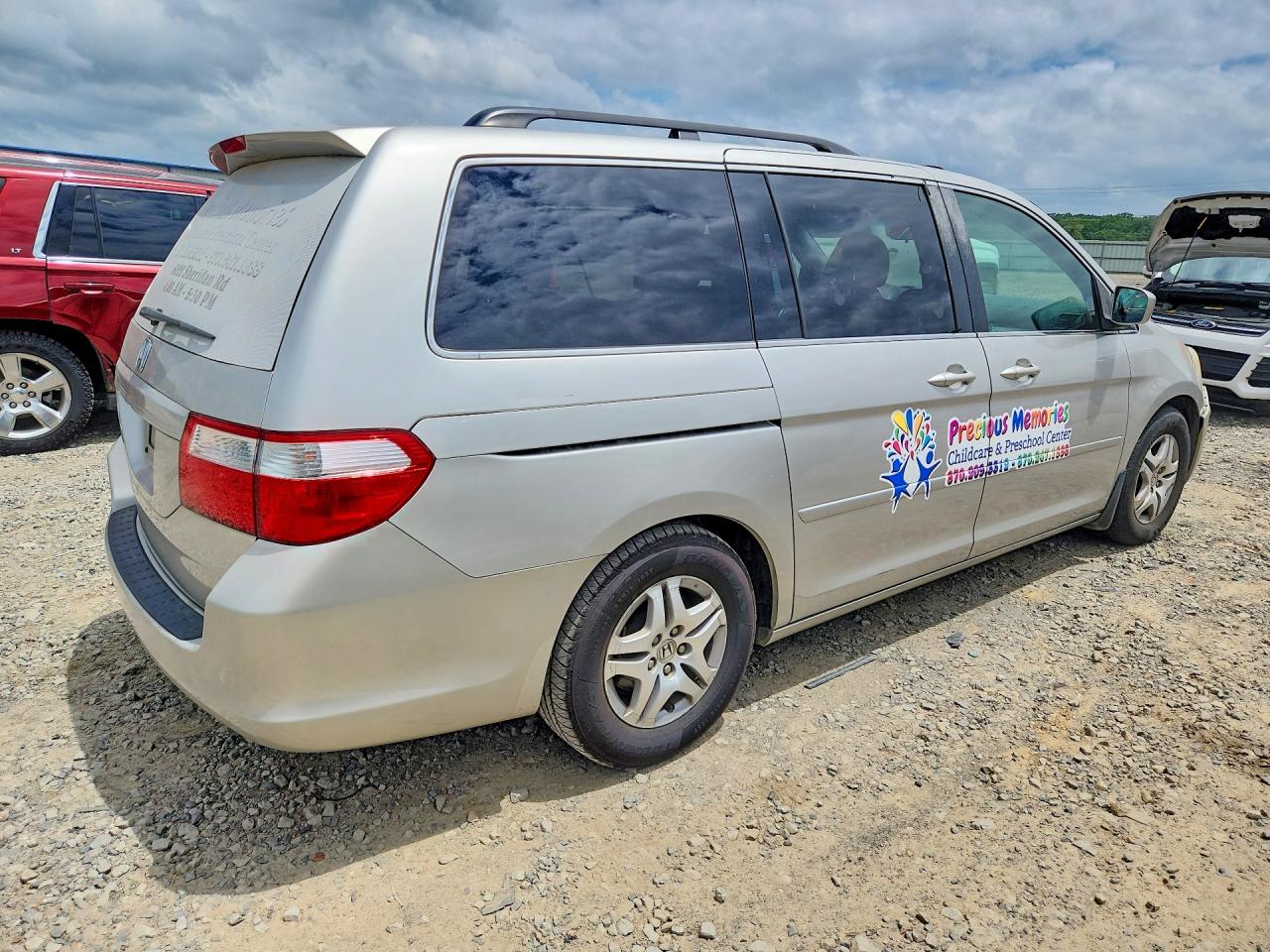 2007 Honda Odyssey Silver vin: 5FNRL386X7B451439