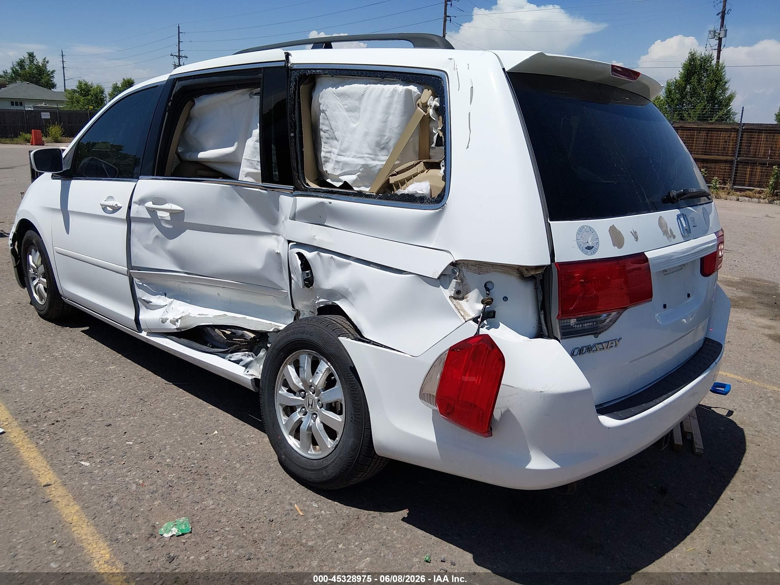 2009 Honda Odyssey Ex-l White vin: 5FNRL386X9B021154