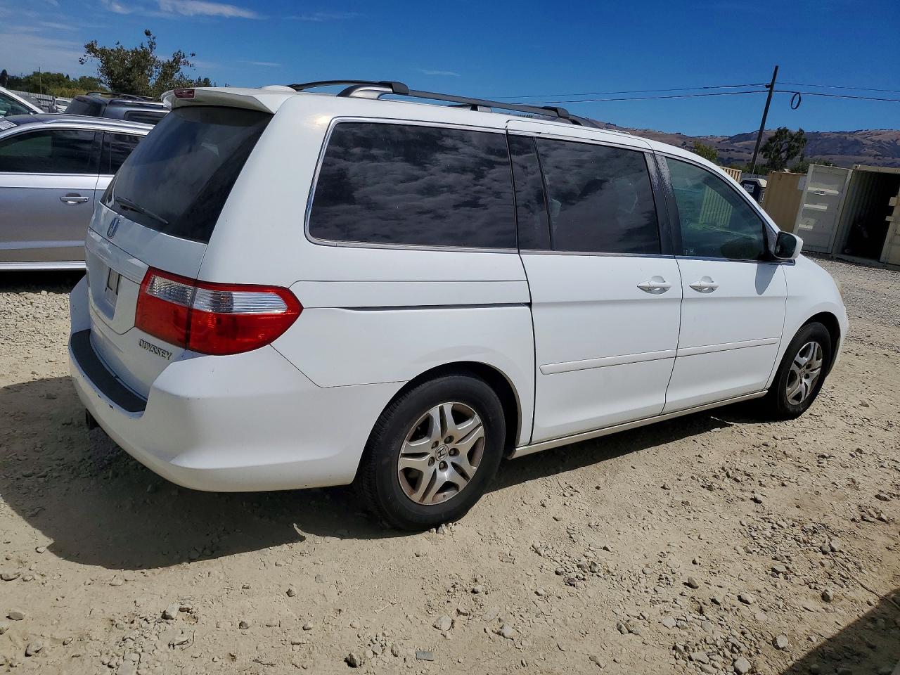 2005 Honda Odyssey Exl White vin: 5FNRL38705B019996