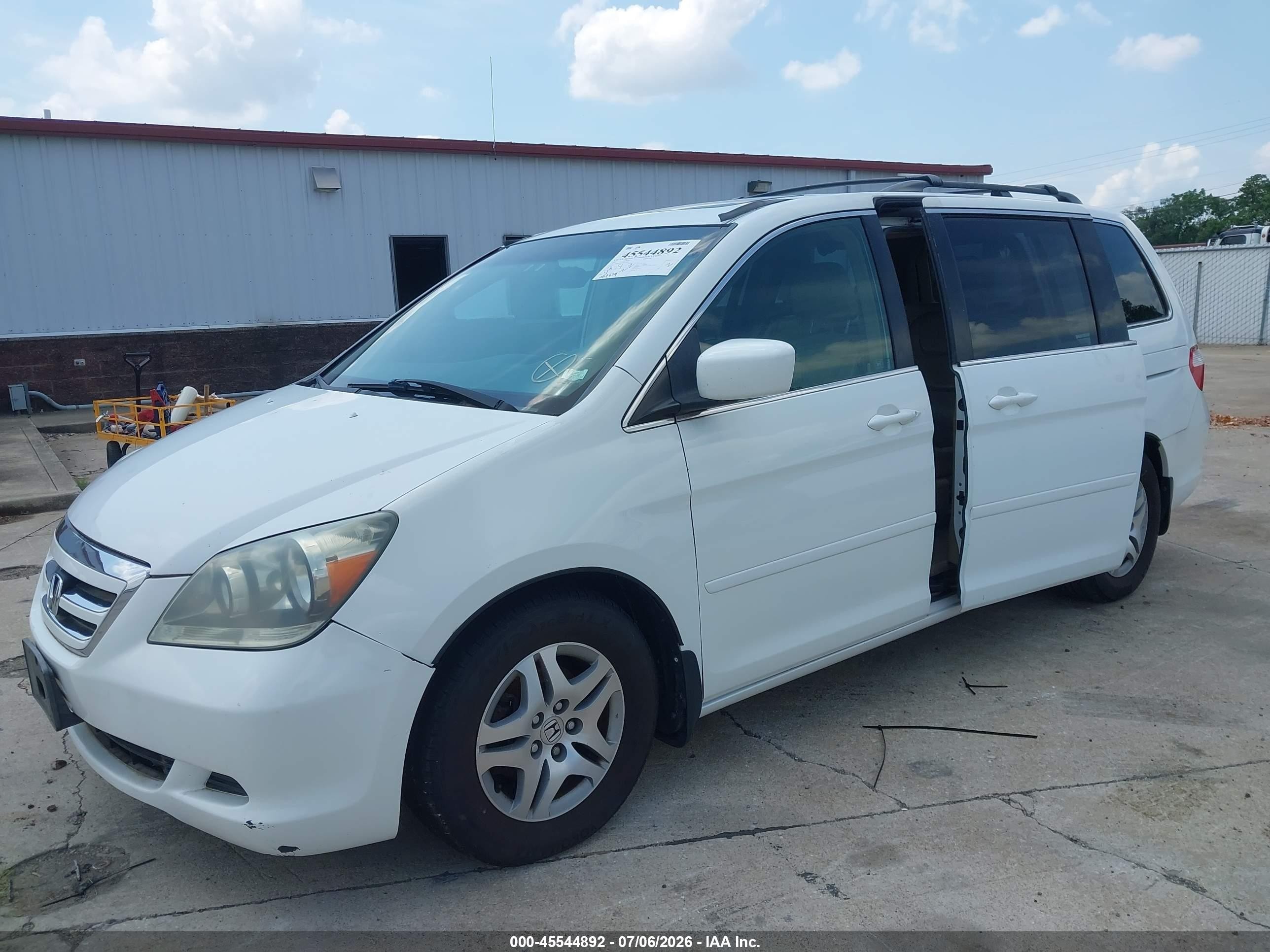 2005 Honda Odyssey Ex-l White vin: 5FNRL38715B104491