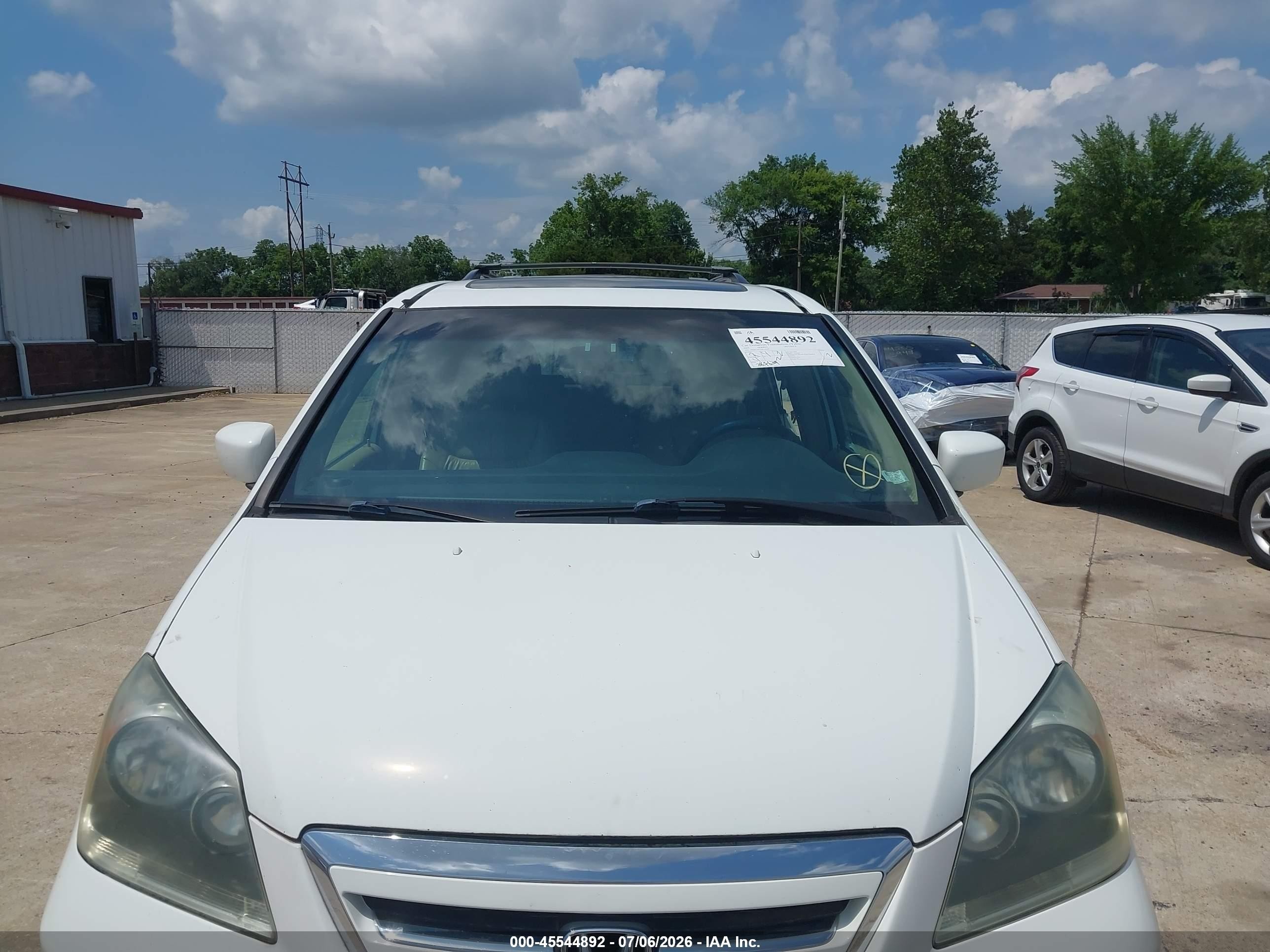 2005 Honda Odyssey Ex-l White vin: 5FNRL38715B104491