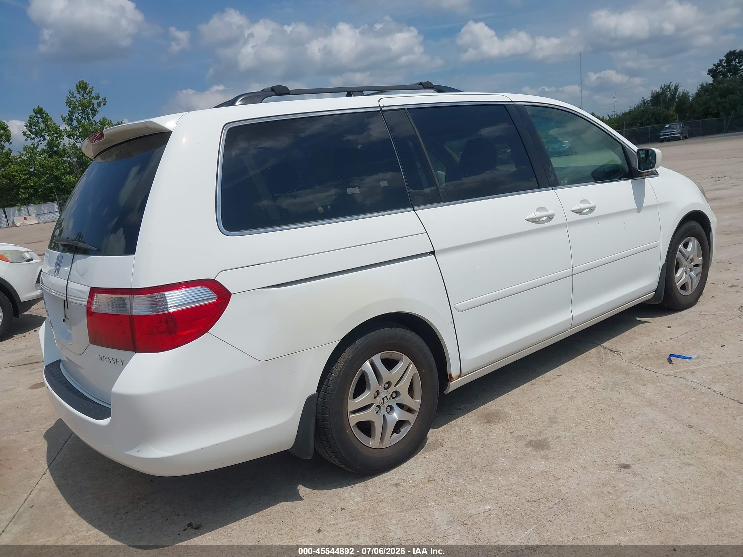 2005 Honda Odyssey Ex-l White vin: 5FNRL38715B104491