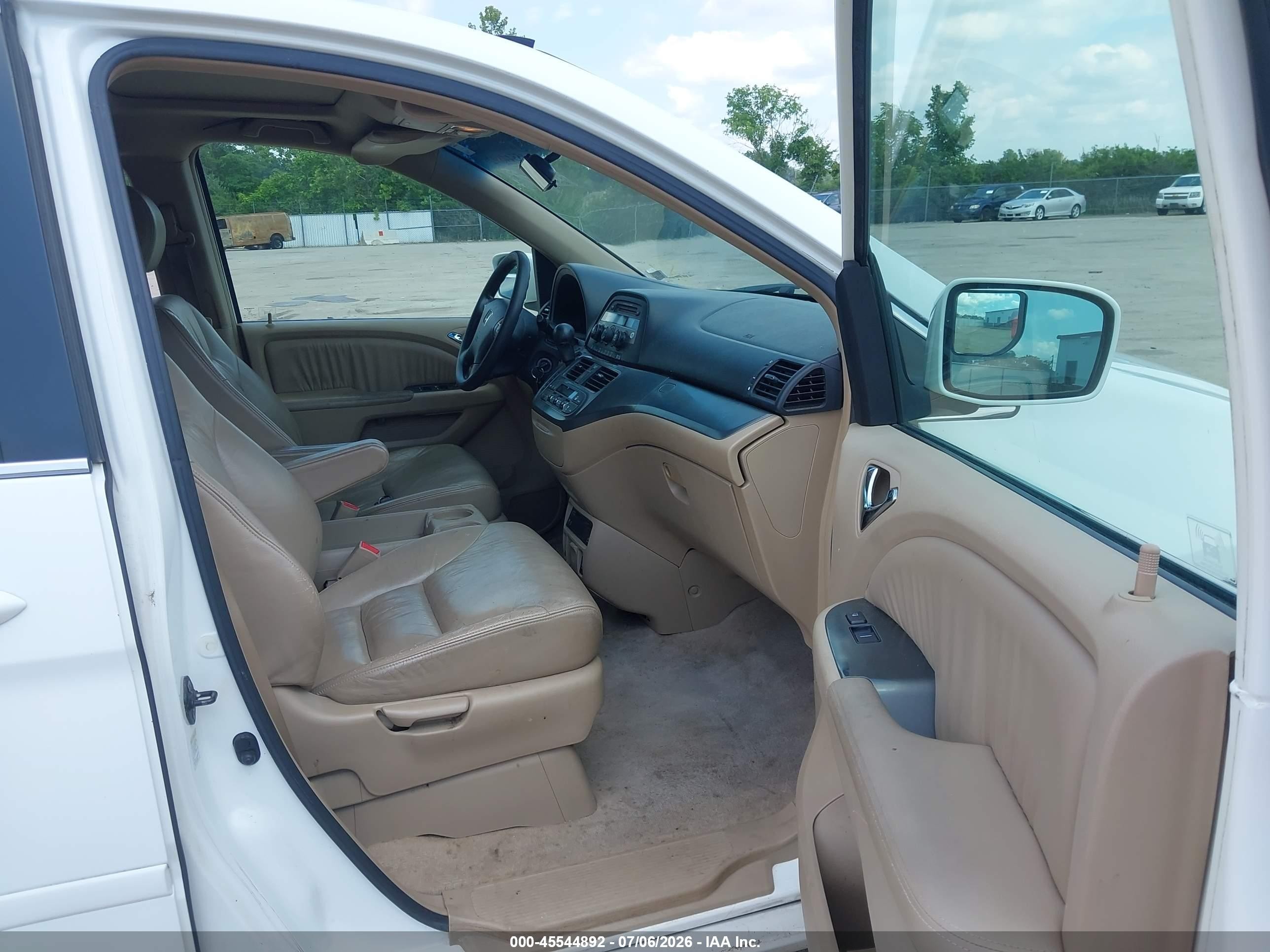 2005 Honda Odyssey Ex-l White vin: 5FNRL38715B104491