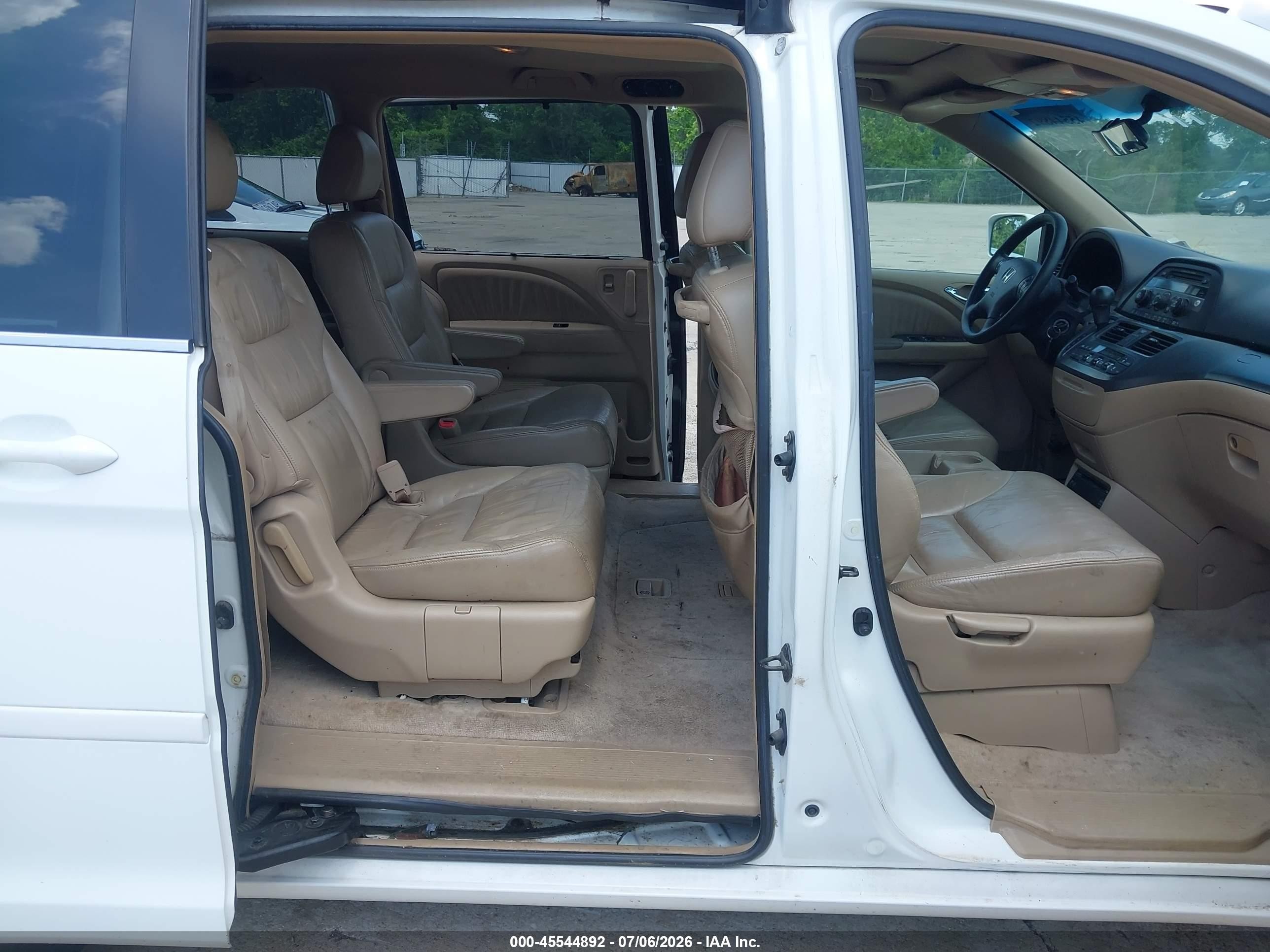 2005 Honda Odyssey Ex-l White vin: 5FNRL38715B104491