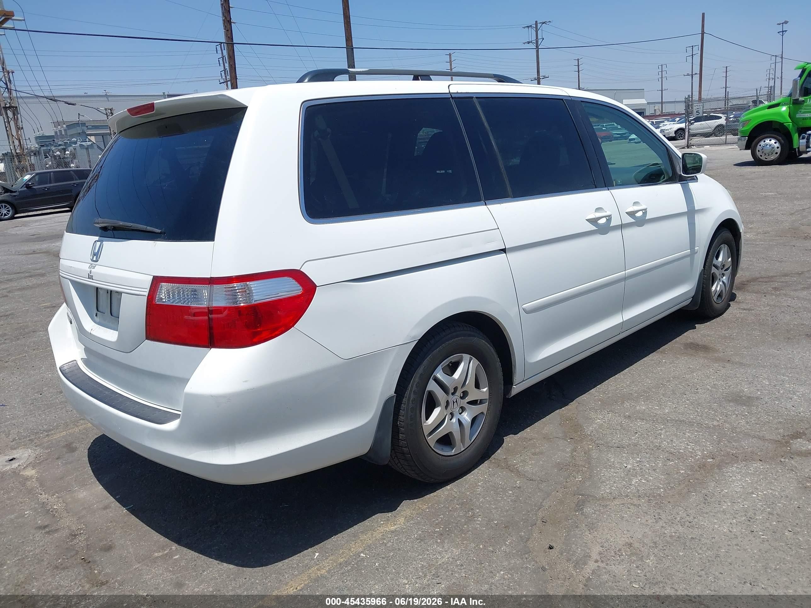 2006 Honda Odyssey Ex-l White vin: 5FNRL38716B450980
