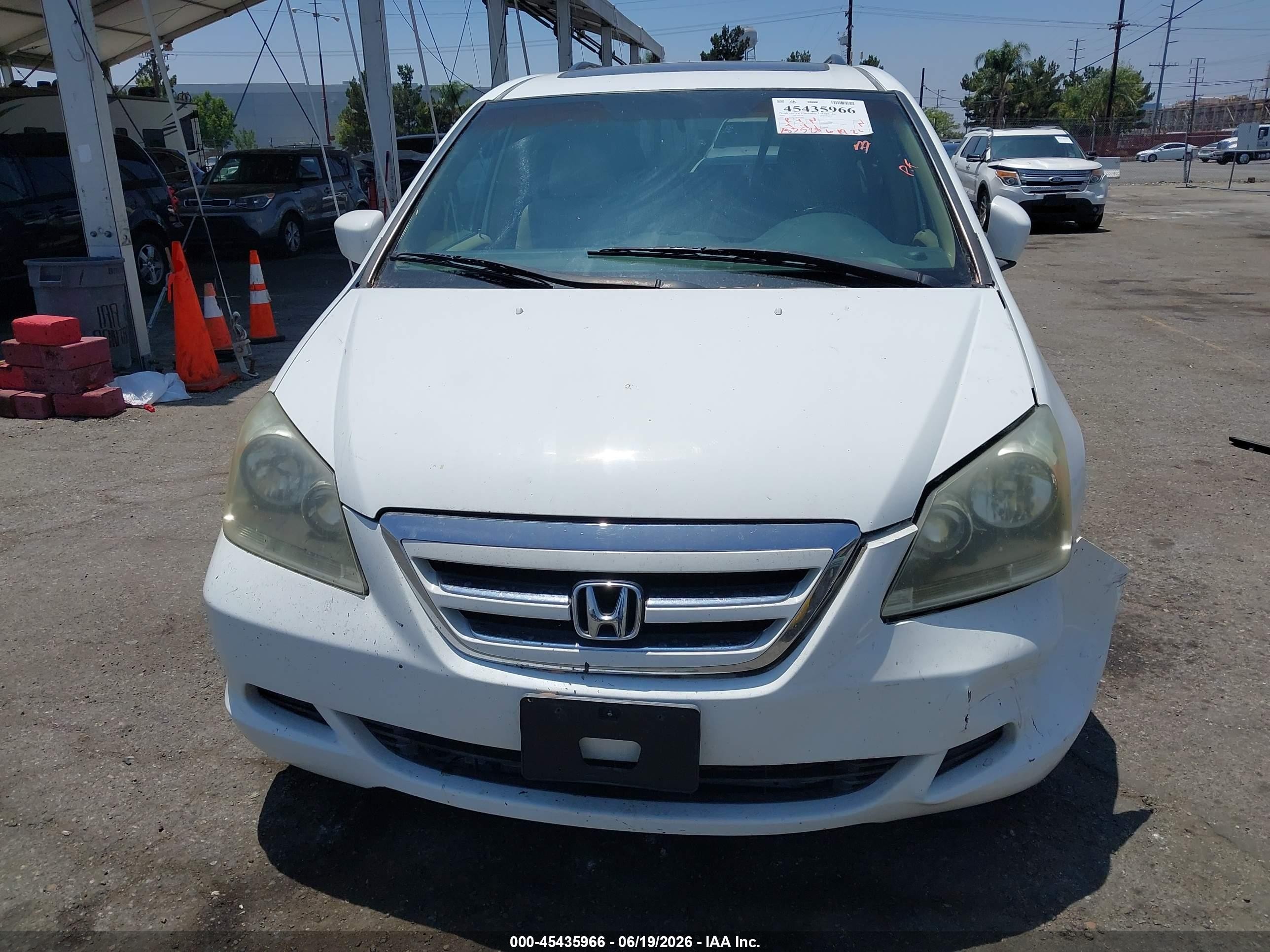 2006 Honda Odyssey Ex-l White vin: 5FNRL38716B450980