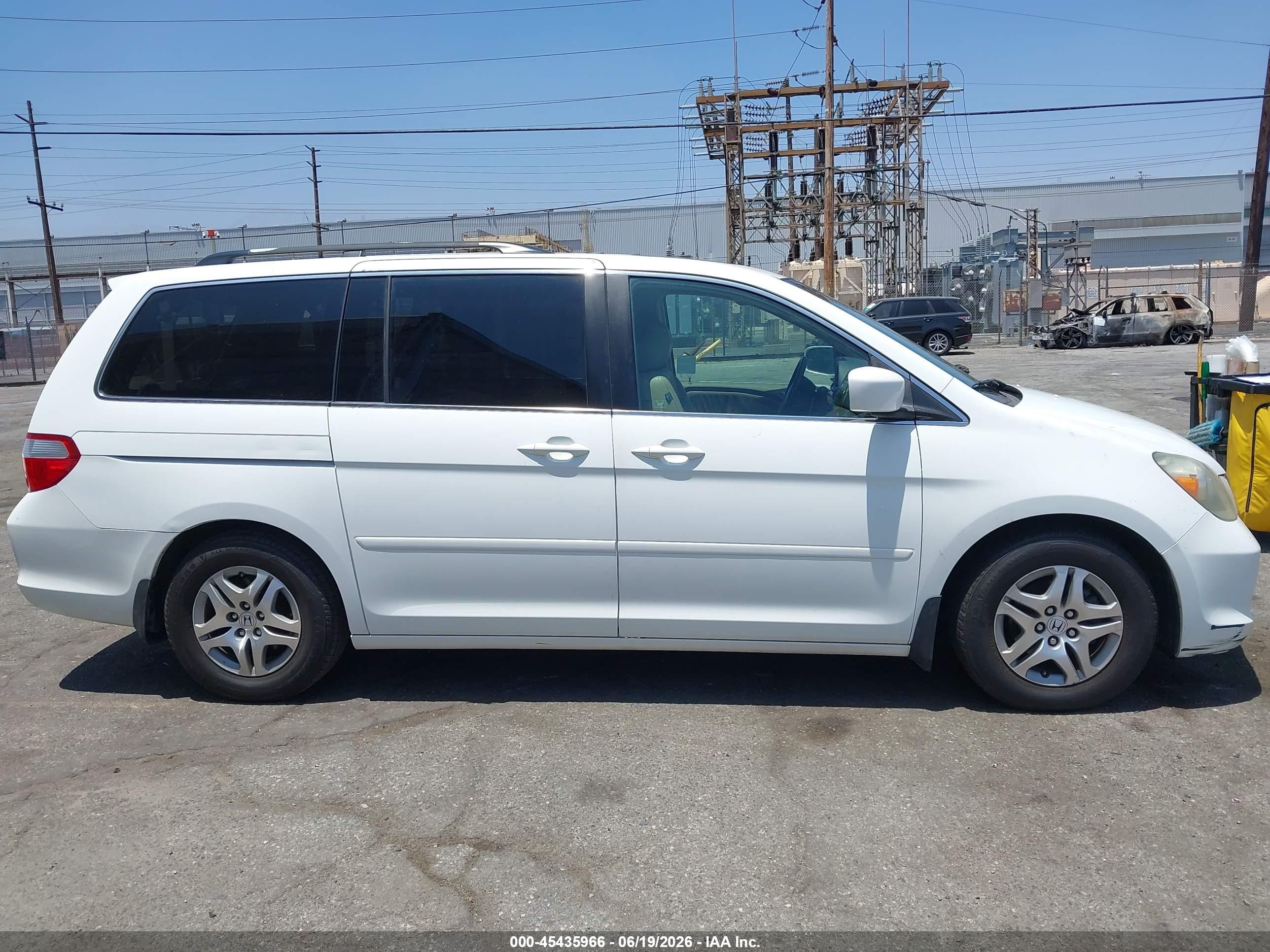 2006 Honda Odyssey Ex-l White vin: 5FNRL38716B450980