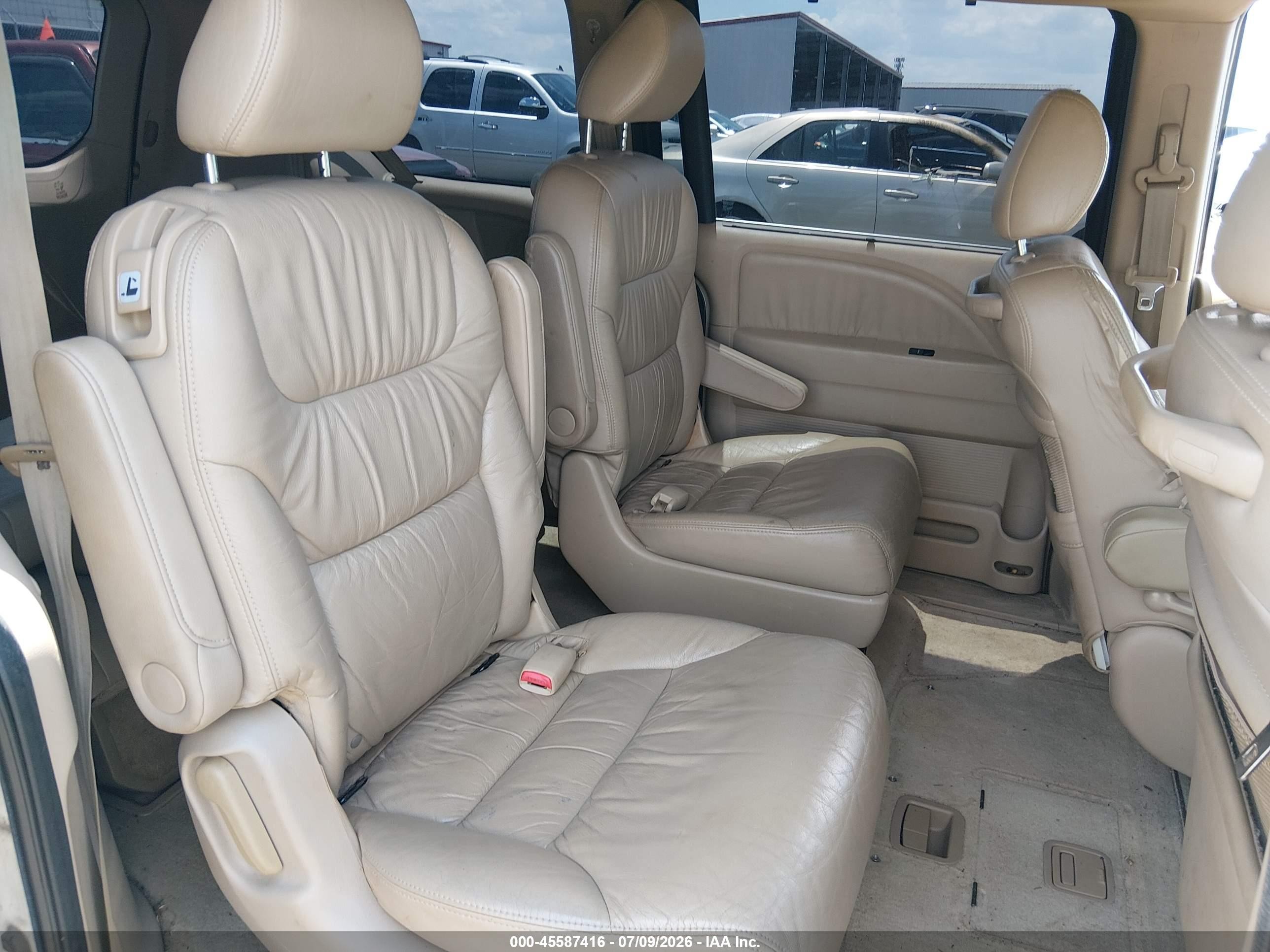 2007 Honda Odyssey Ex-l White vin: 5FNRL38717B072788