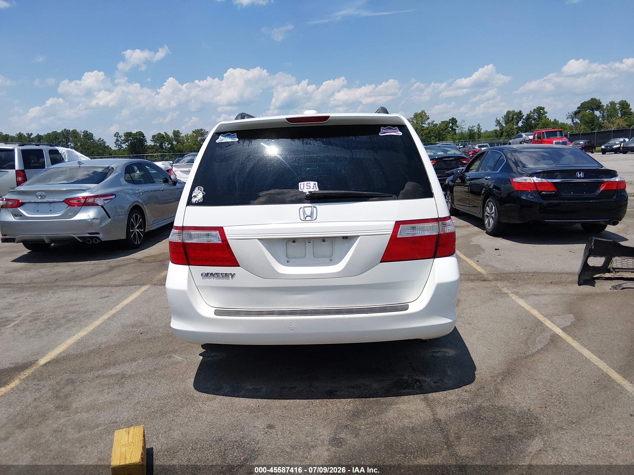 2007 Honda Odyssey Ex-l White vin: 5FNRL38717B072788