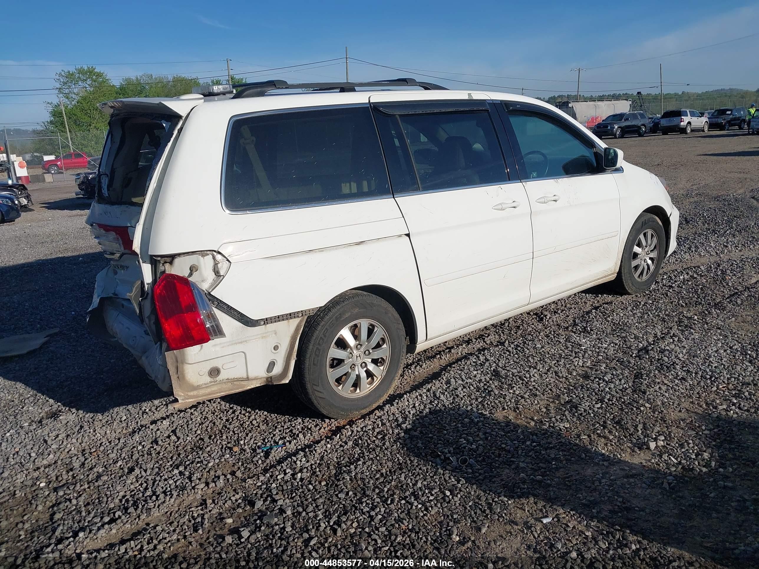 2008 Honda Odyssey Ex-l White vin: 5FNRL38718B007859