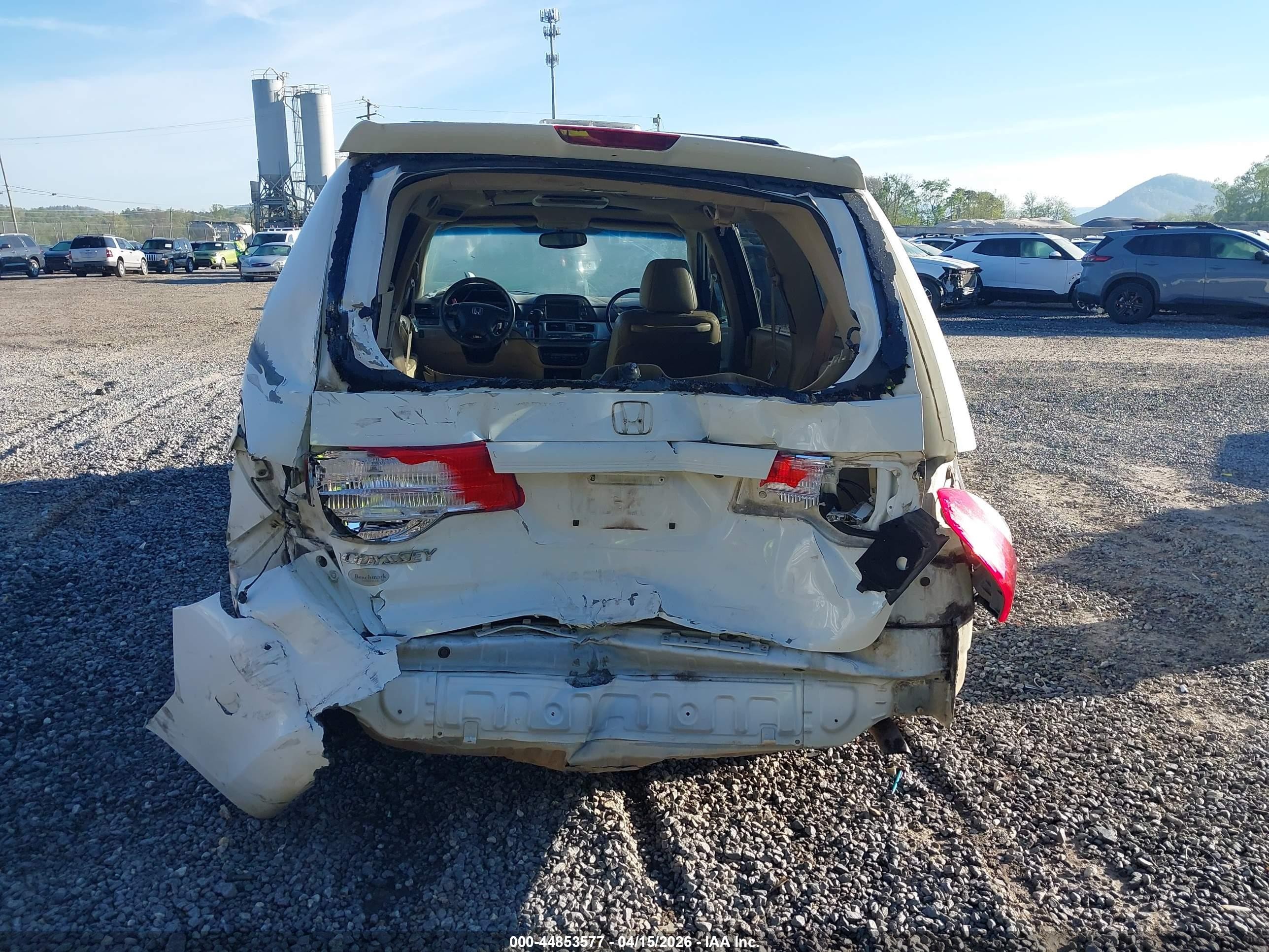 2008 Honda Odyssey Ex-l White vin: 5FNRL38718B007859