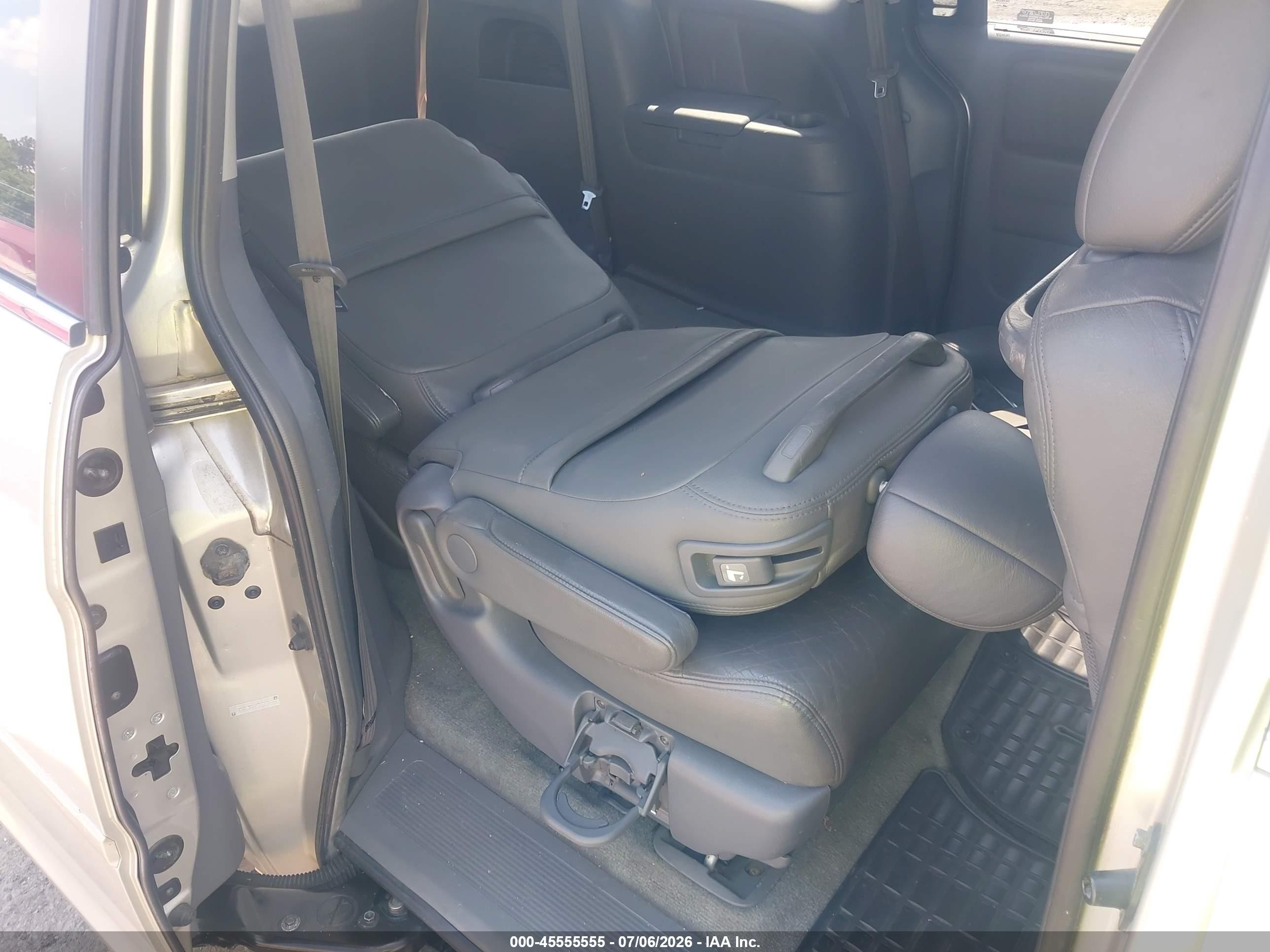 2005 Honda Odyssey Ex-l Silver vin: 5FNRL38725B101096