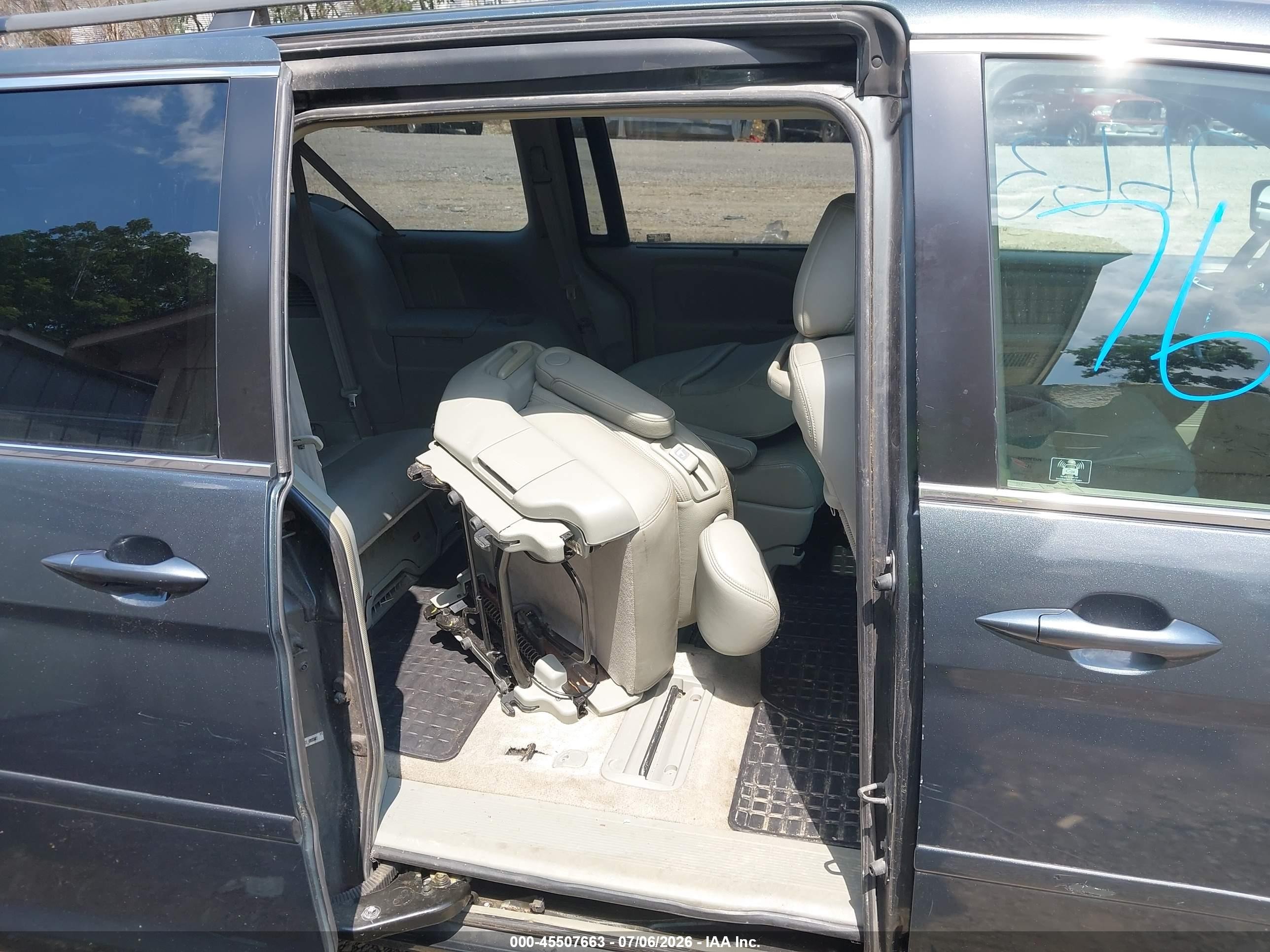 2006 Honda Odyssey Ex-l Gray vin: 5FNRL38736B006032