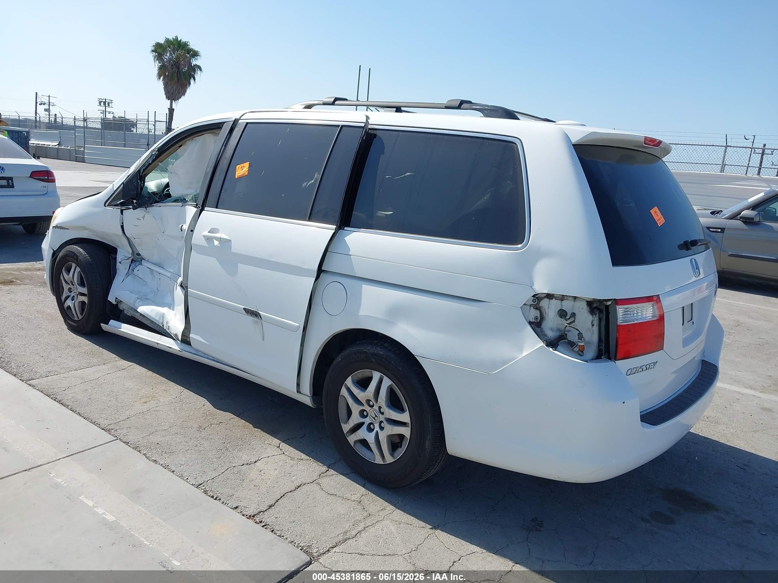 2006 Honda Odyssey Ex-l White vin: 5FNRL38746B444378
