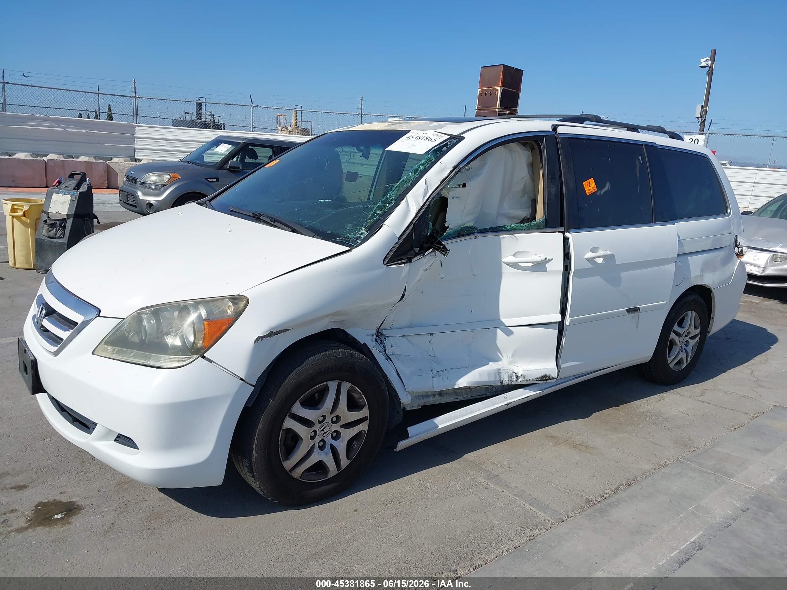 2006 Honda Odyssey Ex-l White vin: 5FNRL38746B444378