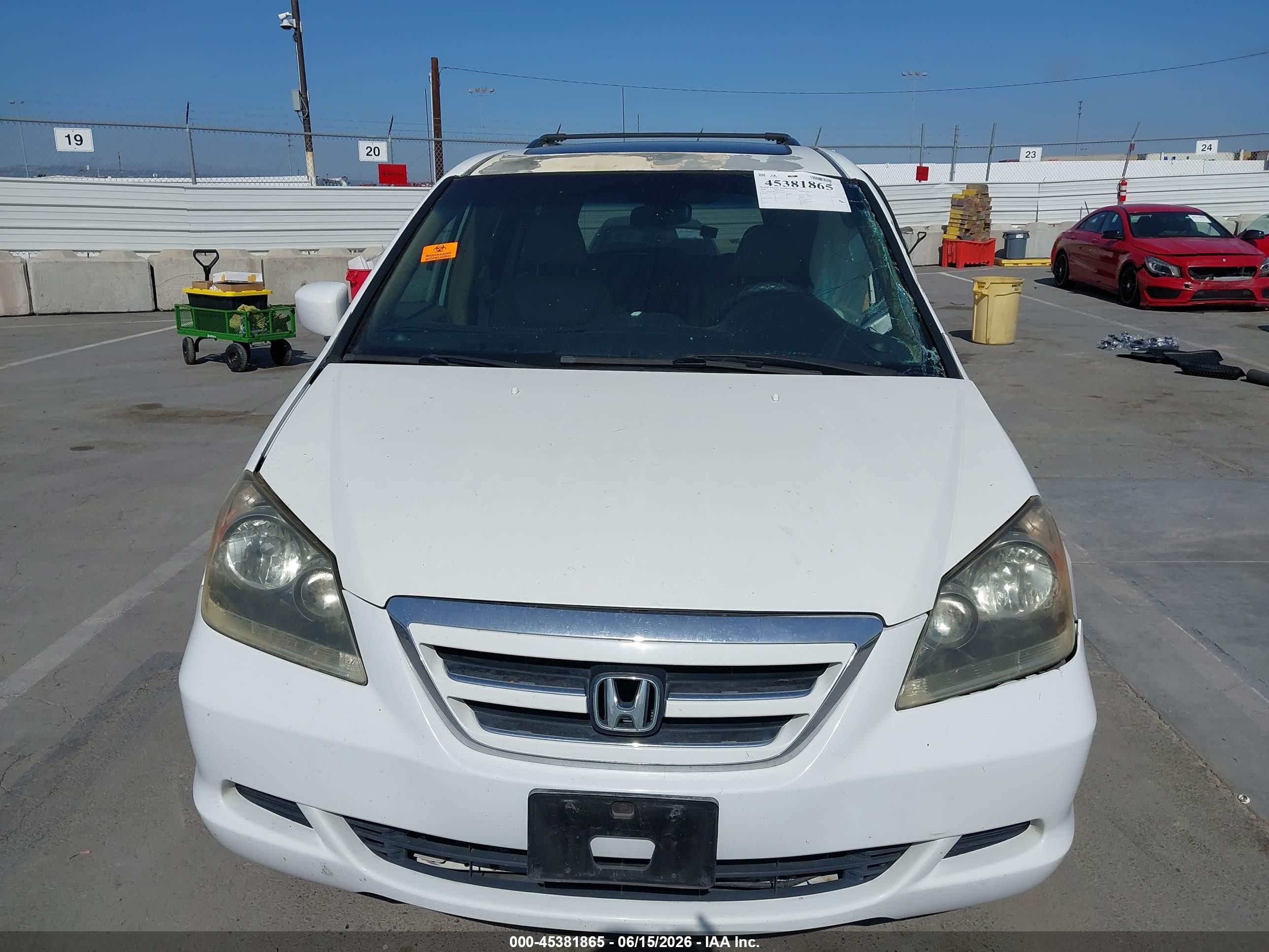 2006 Honda Odyssey Ex-l White vin: 5FNRL38746B444378