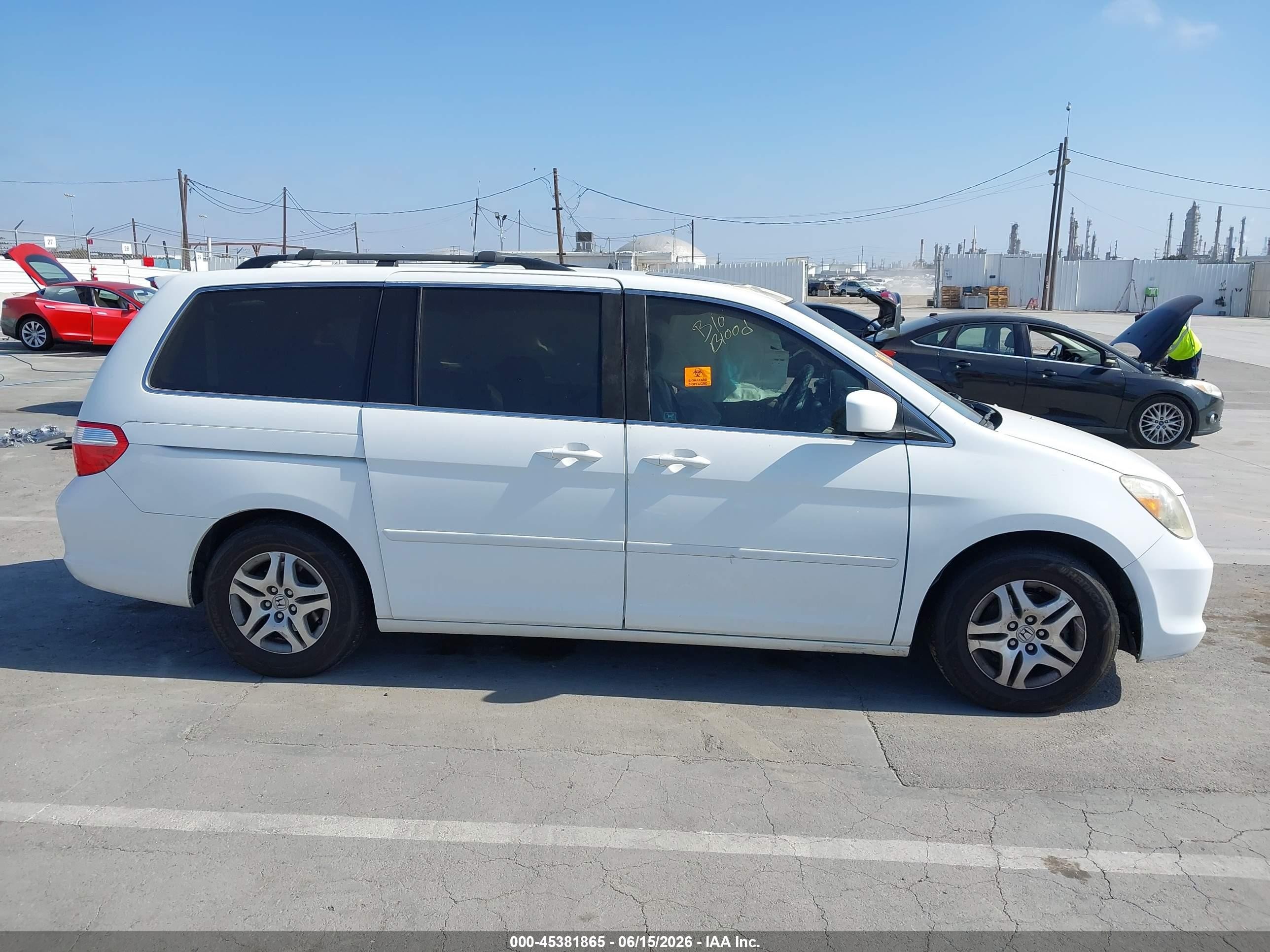 2006 Honda Odyssey Ex-l White vin: 5FNRL38746B444378