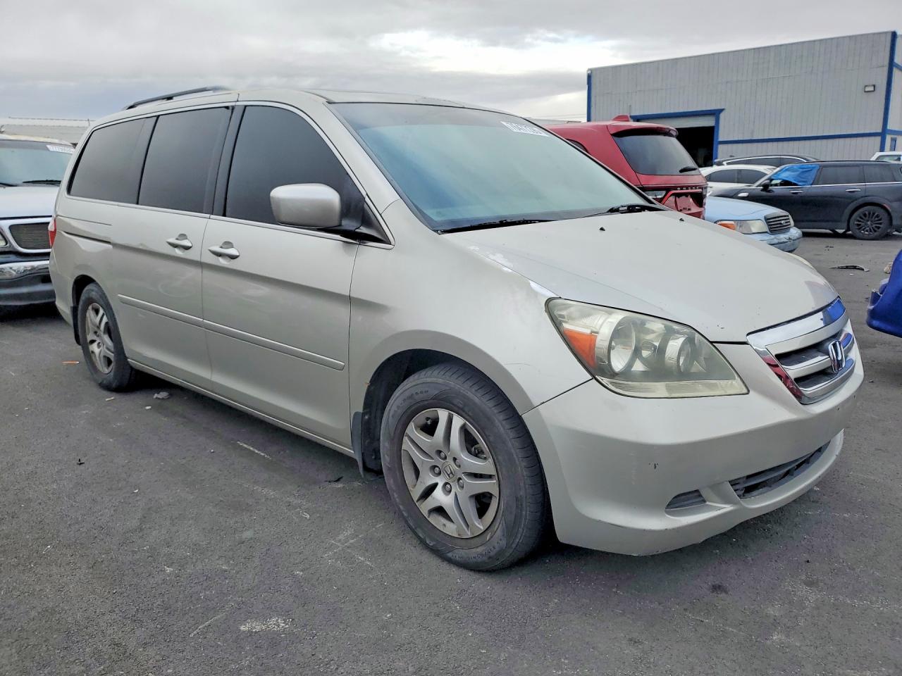 2007 Honda Odyssey Silver vin: 5FNRL38747B041650