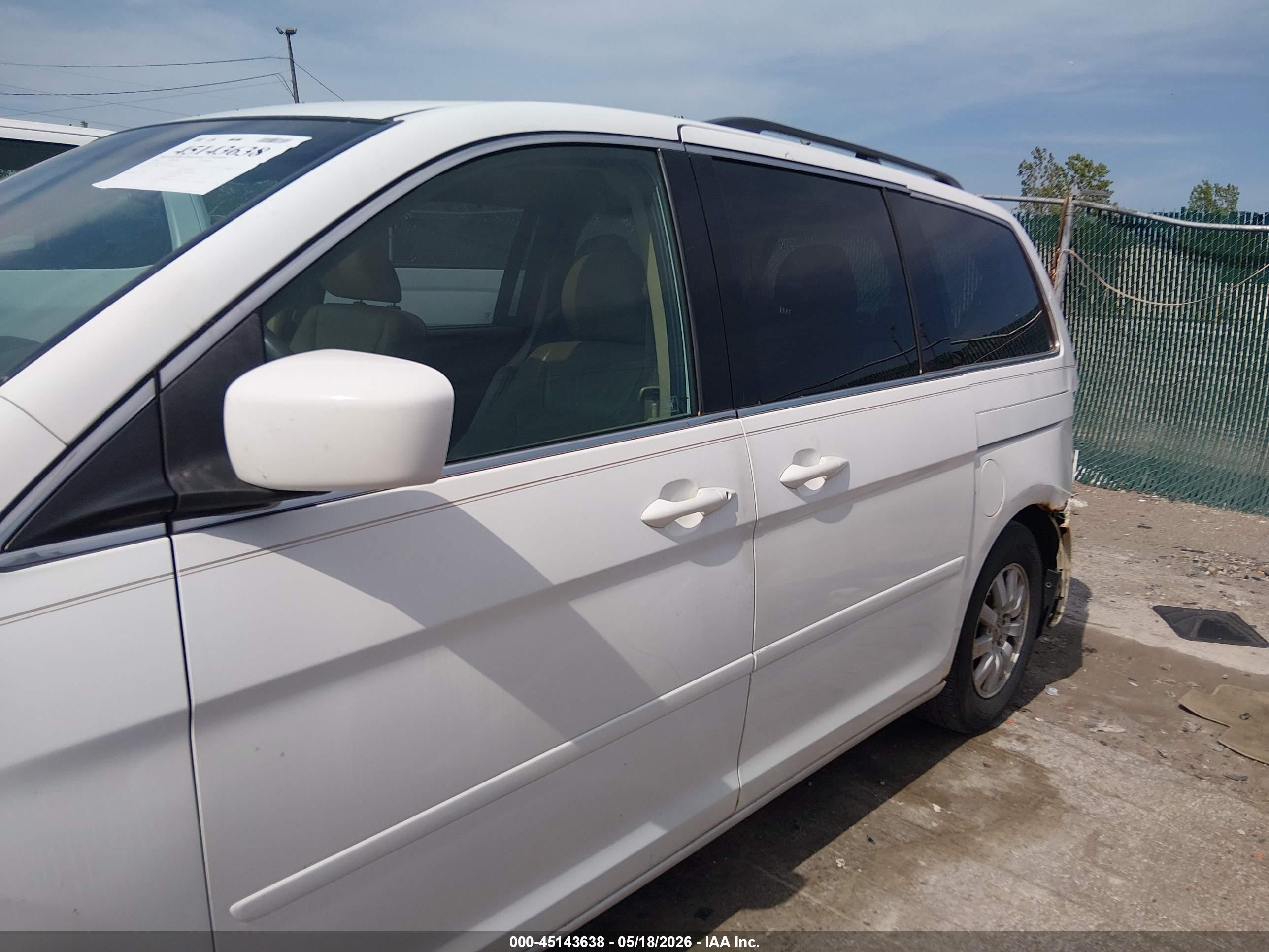2008 Honda Odyssey Exl White vin: 5FNRL38748B404370