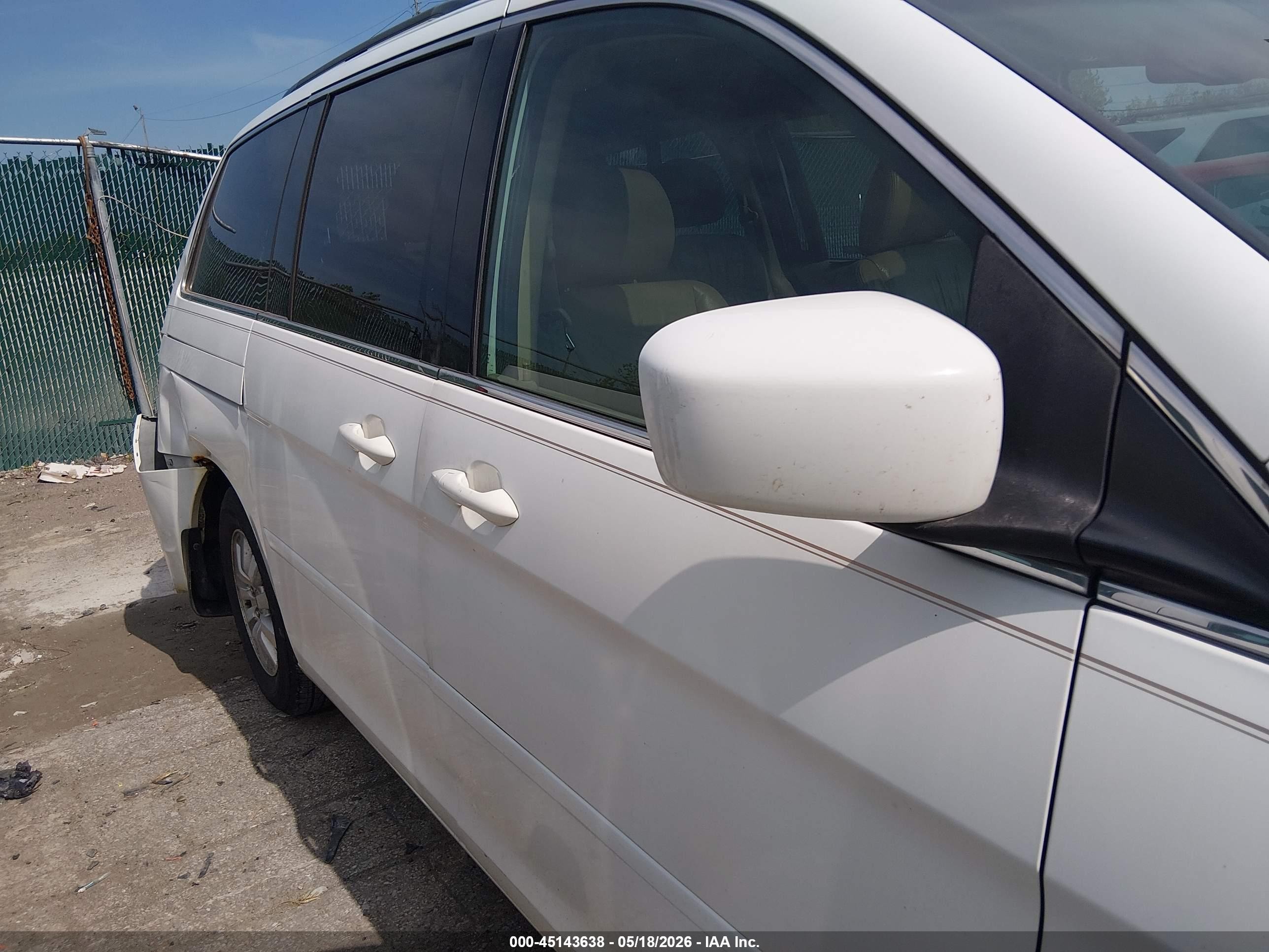 2008 Honda Odyssey Exl White vin: 5FNRL38748B404370