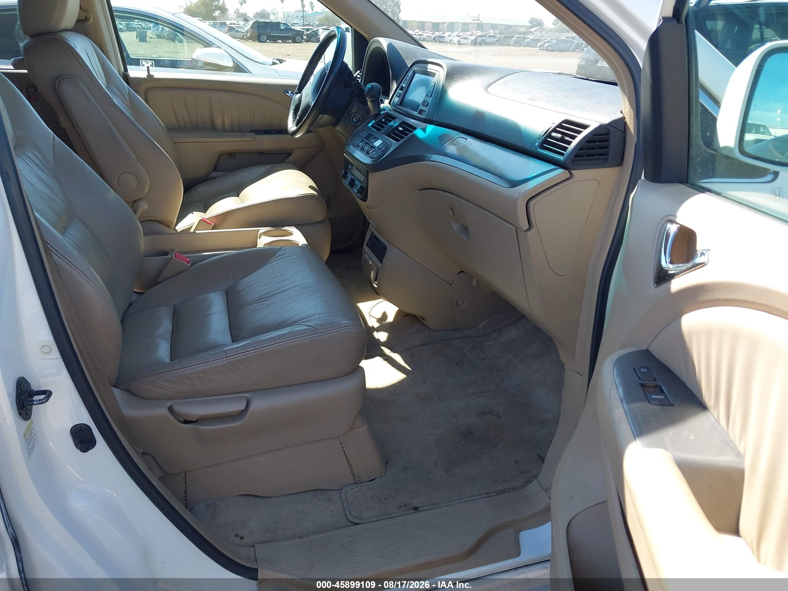 2006 Honda Odyssey Ex-l White vin: 5FNRL38756B074266