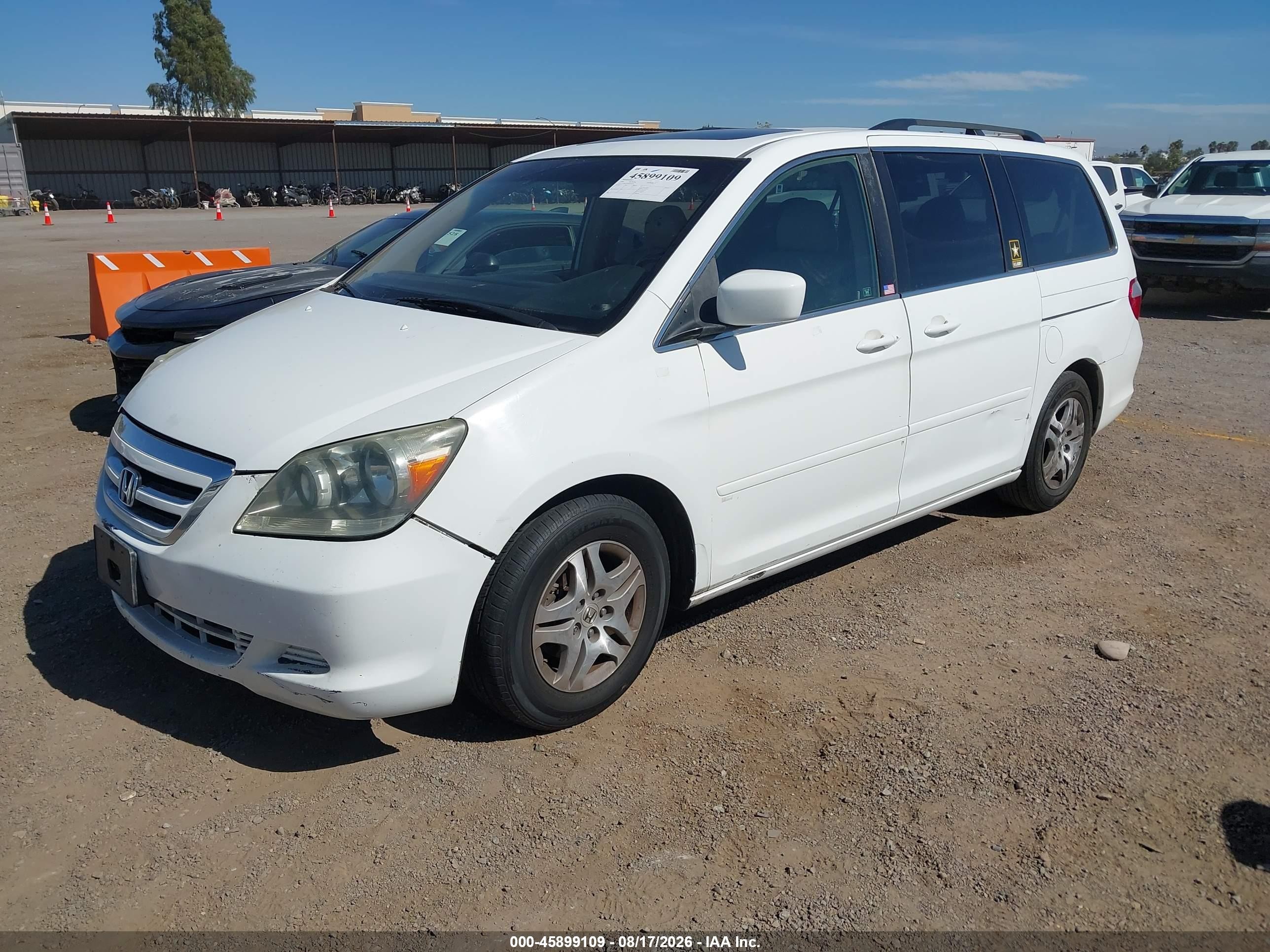 2006 Honda Odyssey Ex-l White vin: 5FNRL38756B074266
