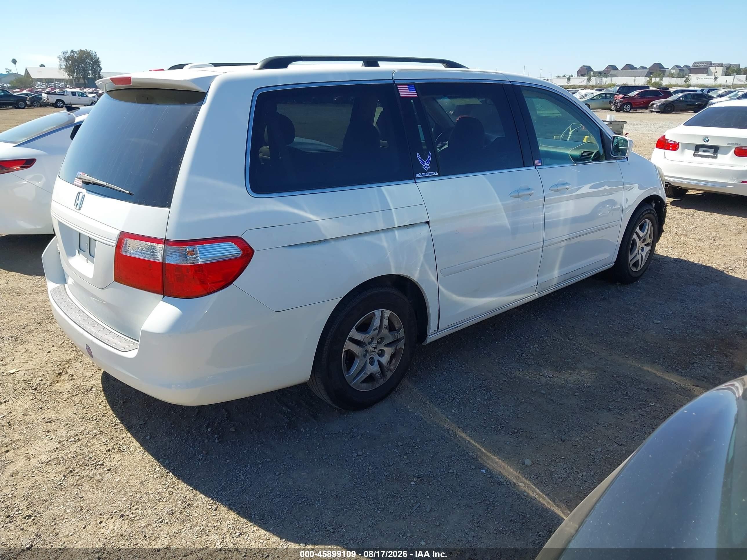 2006 Honda Odyssey Ex-l White vin: 5FNRL38756B074266