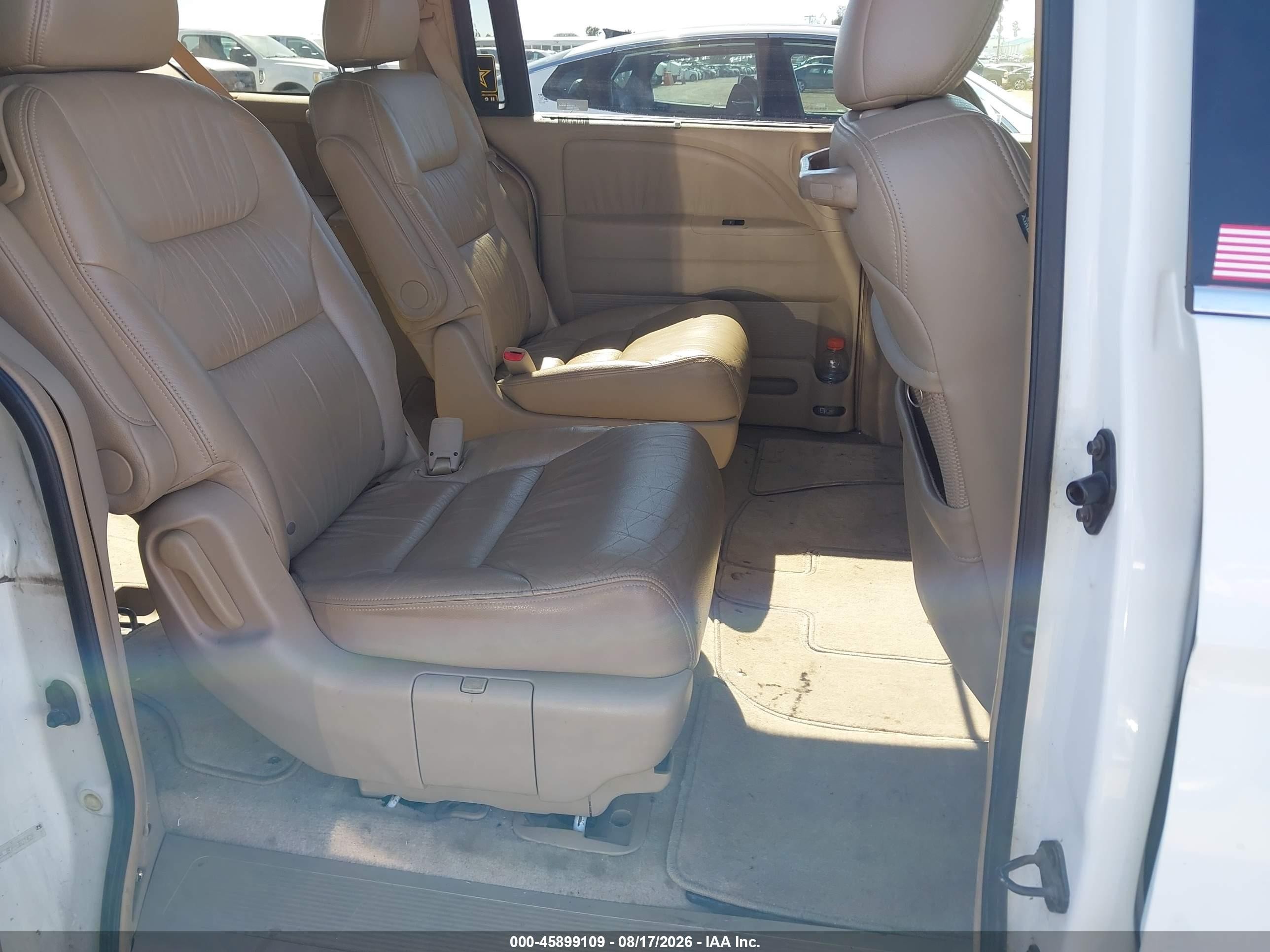 2006 Honda Odyssey Ex-l White vin: 5FNRL38756B074266