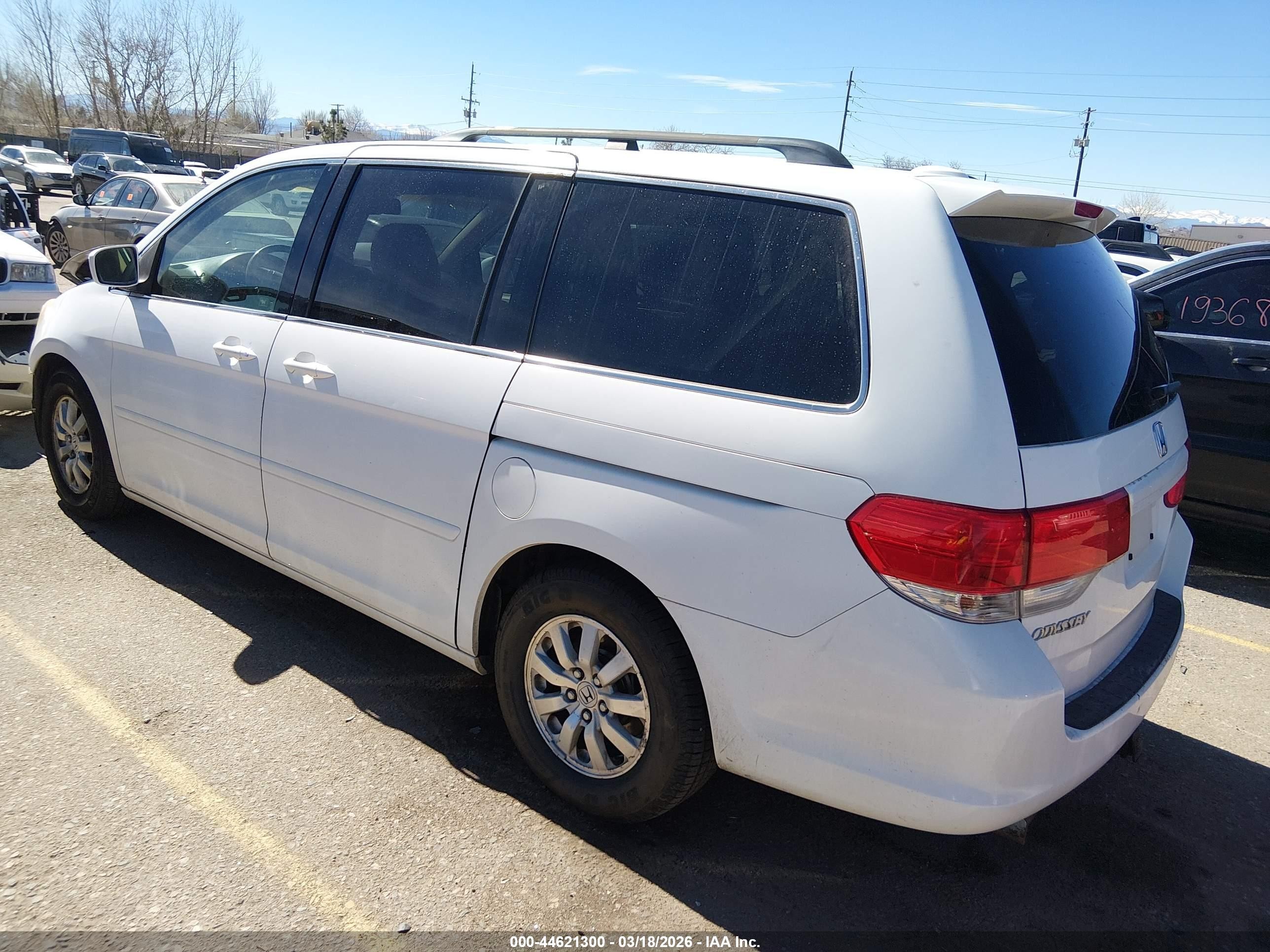 2008 Honda Odyssey Ex-l White vin: 5FNRL38778B411684