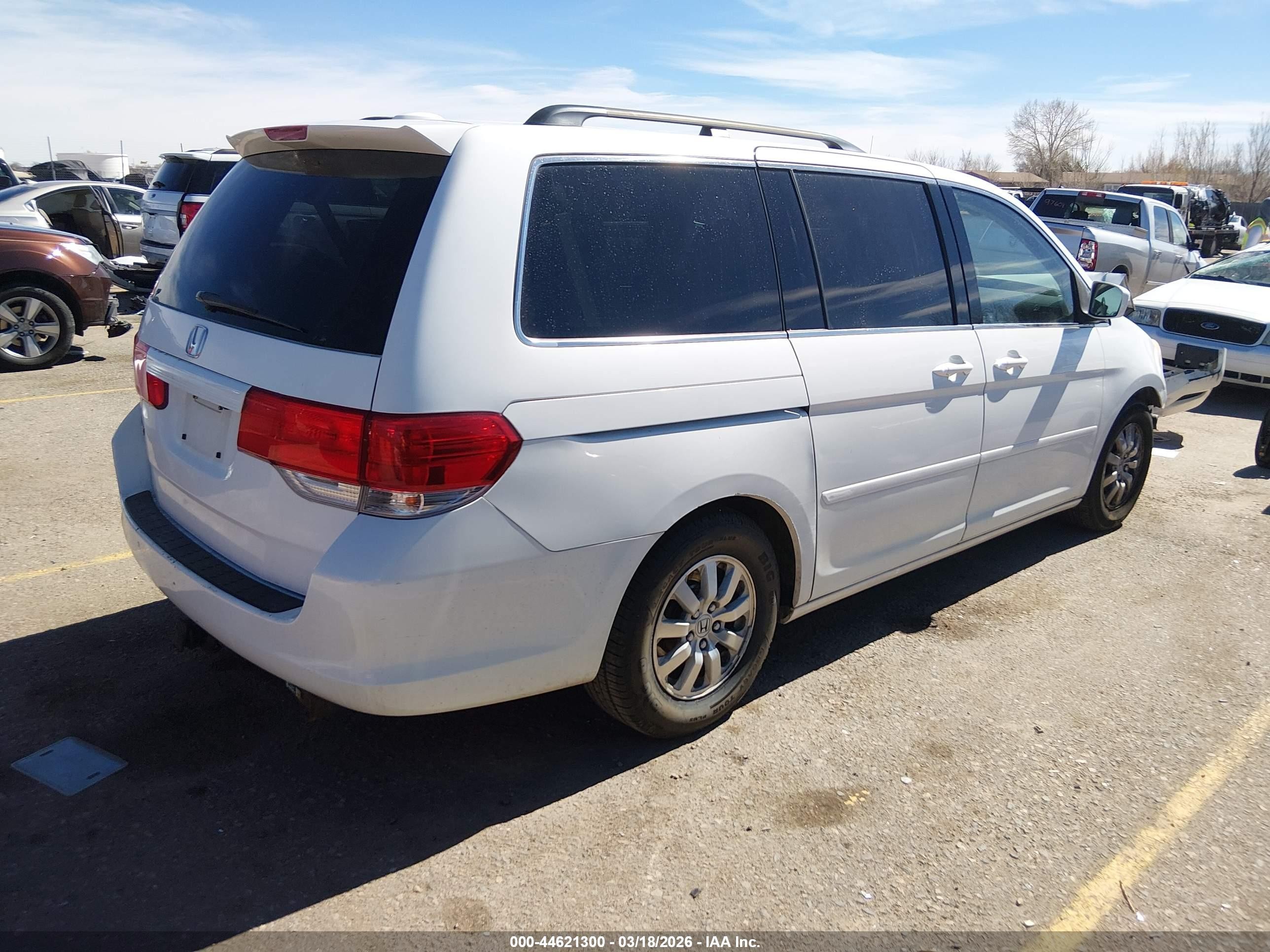 2008 Honda Odyssey Ex-l White vin: 5FNRL38778B411684