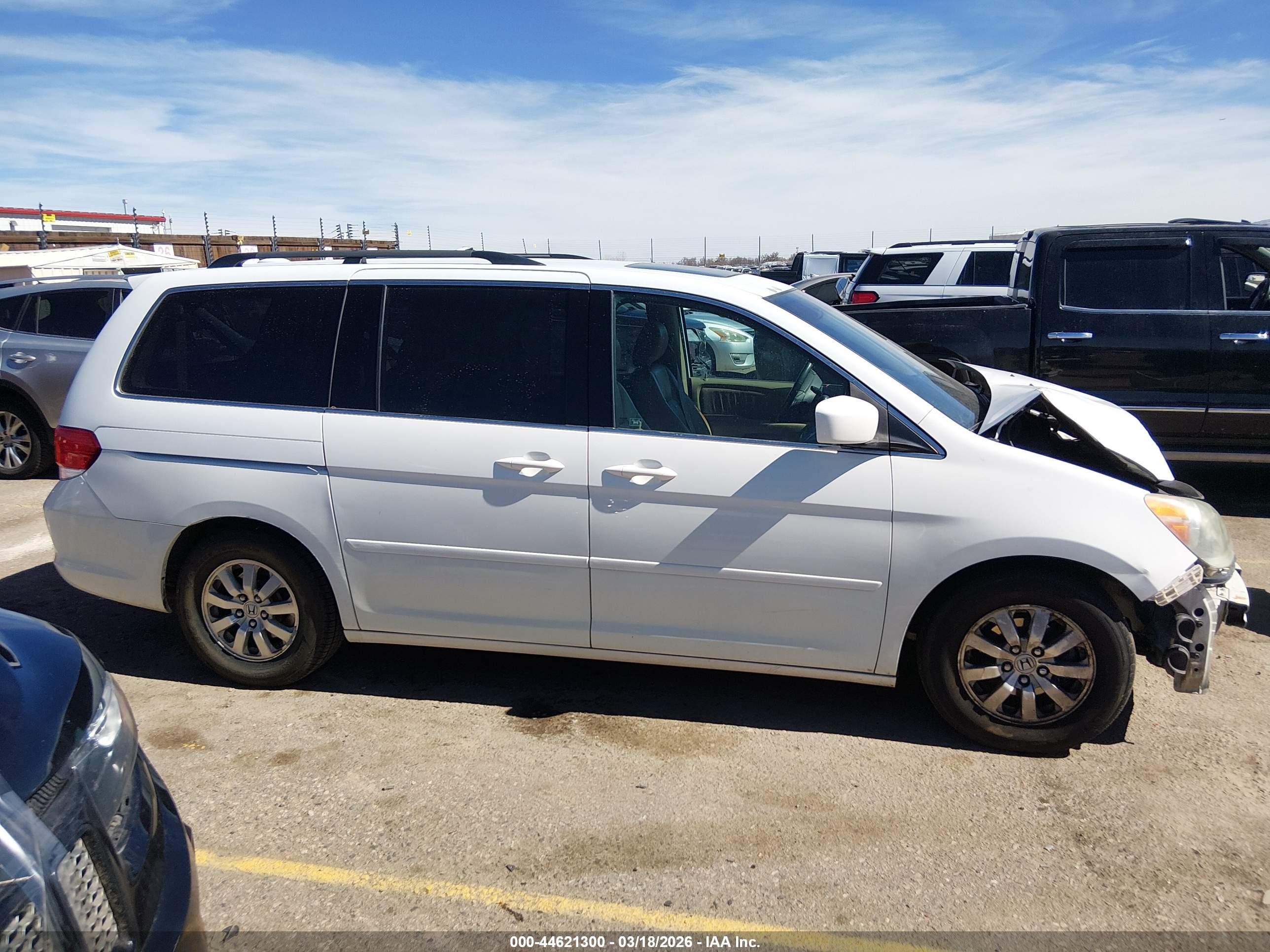 2008 Honda Odyssey Ex-l White vin: 5FNRL38778B411684