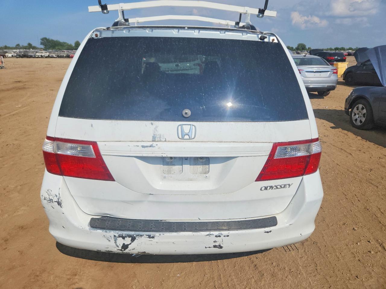 2005 Honda Odyssey Exl White vin: 5FNRL38785B053975