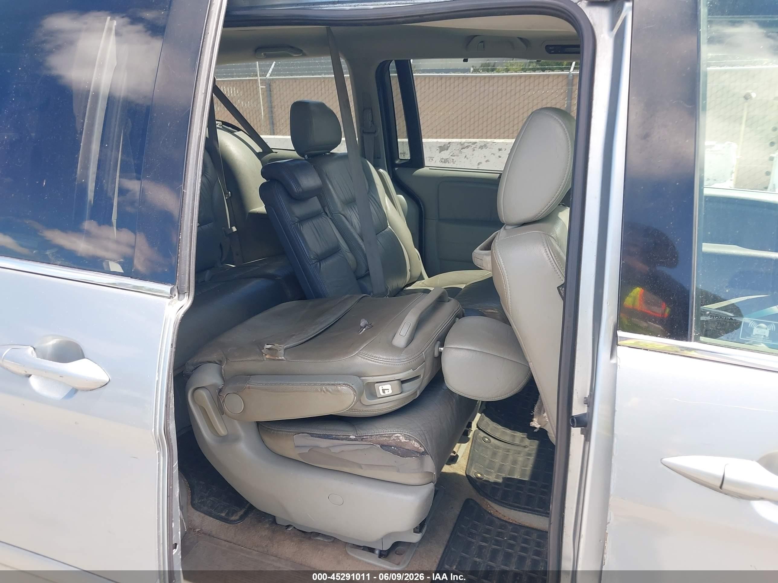 2008 Honda Odyssey Ex-l Silver vin: 5FNRL38788B026215