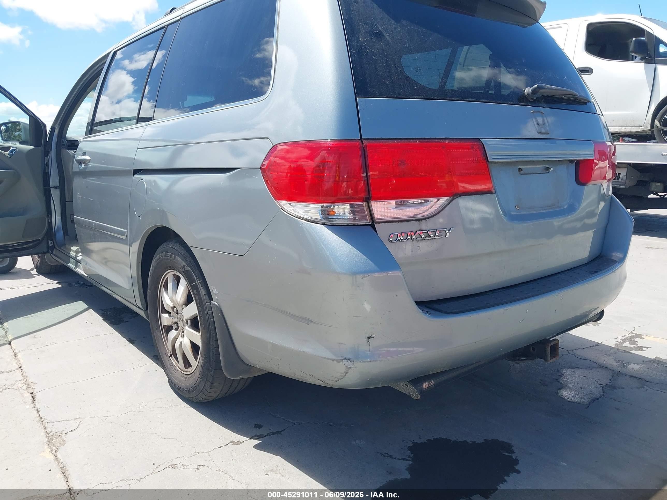 2008 Honda Odyssey Ex-l Silver vin: 5FNRL38788B026215