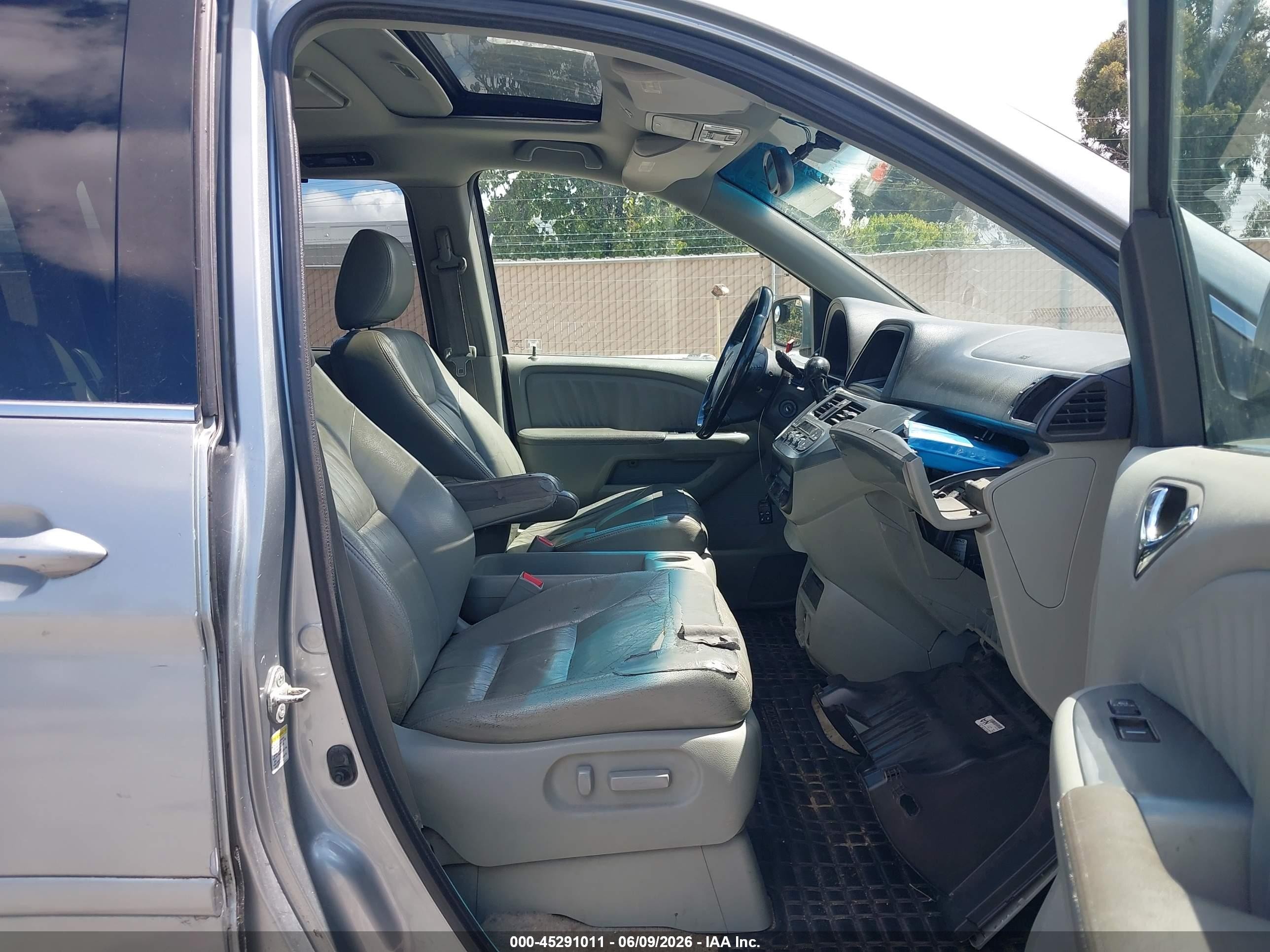 2008 Honda Odyssey Ex-l Silver vin: 5FNRL38788B026215