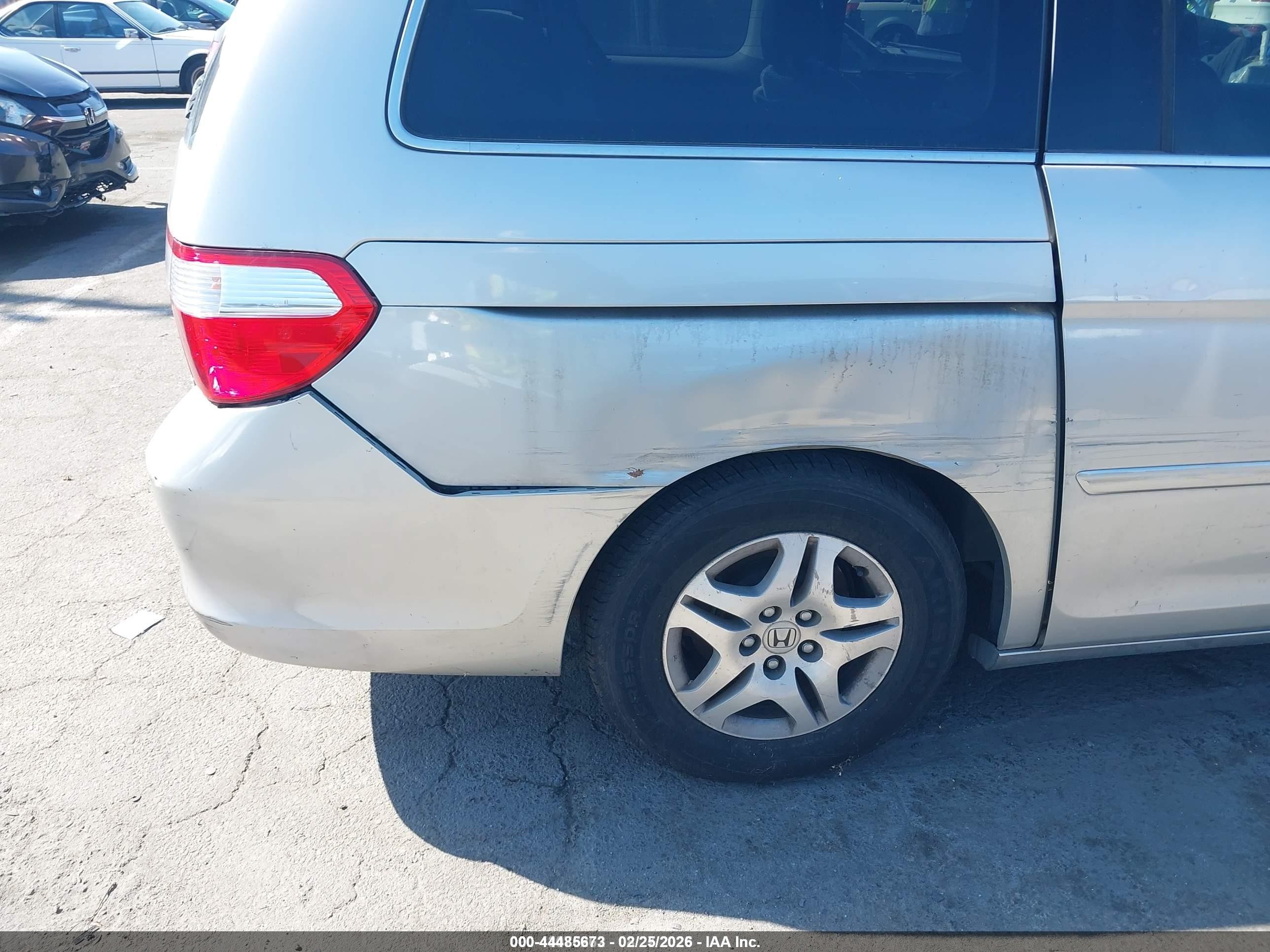 2005 Honda Odyssey Ex-l Silver vin: 5FNRL38795B132152