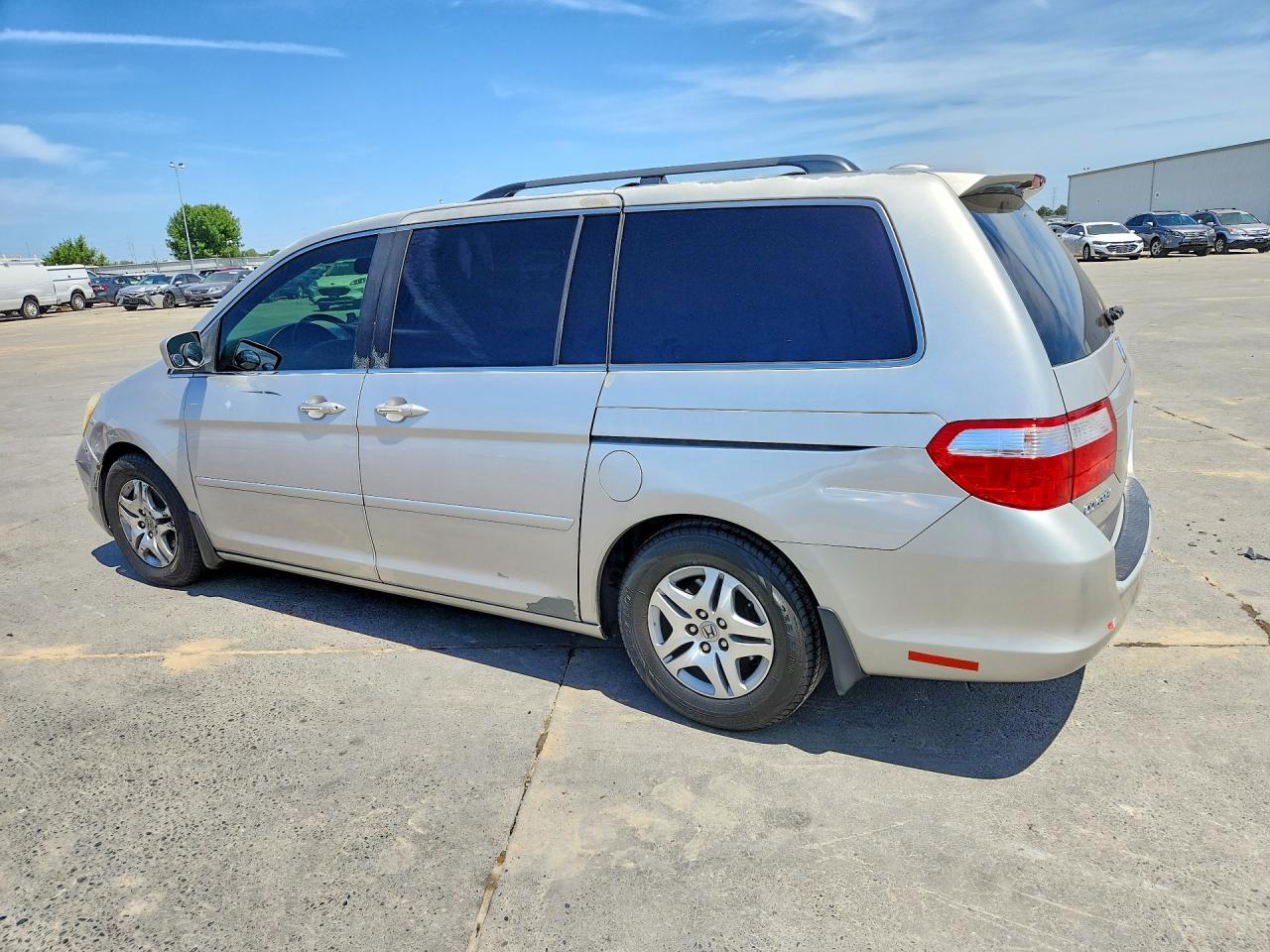 2007 Honda Odyssey Silver vin: 5FNRL38797B083862