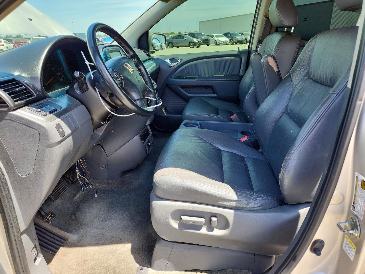 2007 Honda Odyssey Silver vin: 5FNRL38797B083862