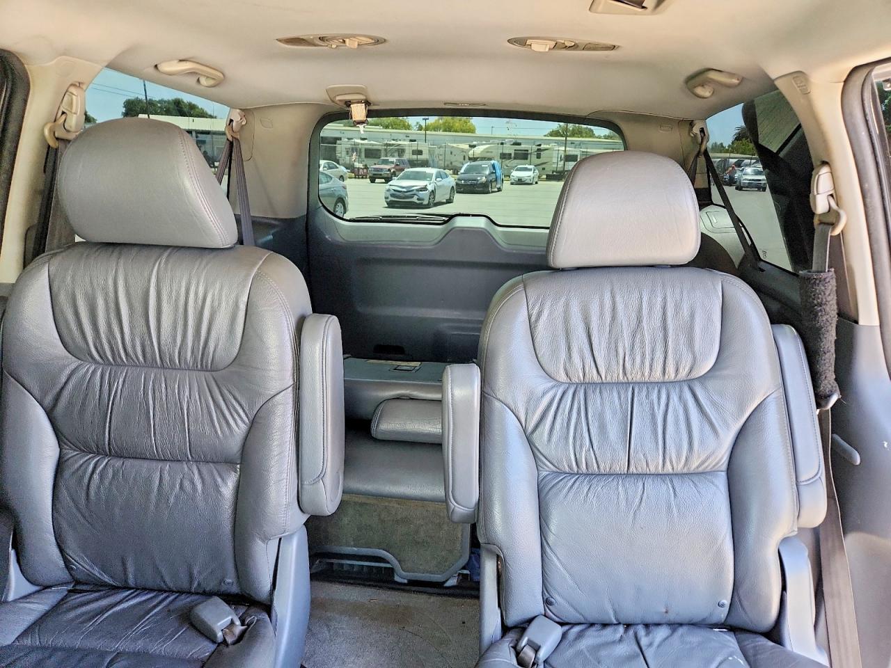 2007 Honda Odyssey Silver vin: 5FNRL38797B083862