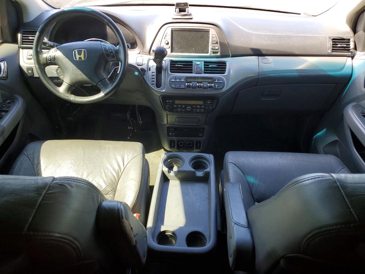 2007 Honda Odyssey Silver vin: 5FNRL38797B083862