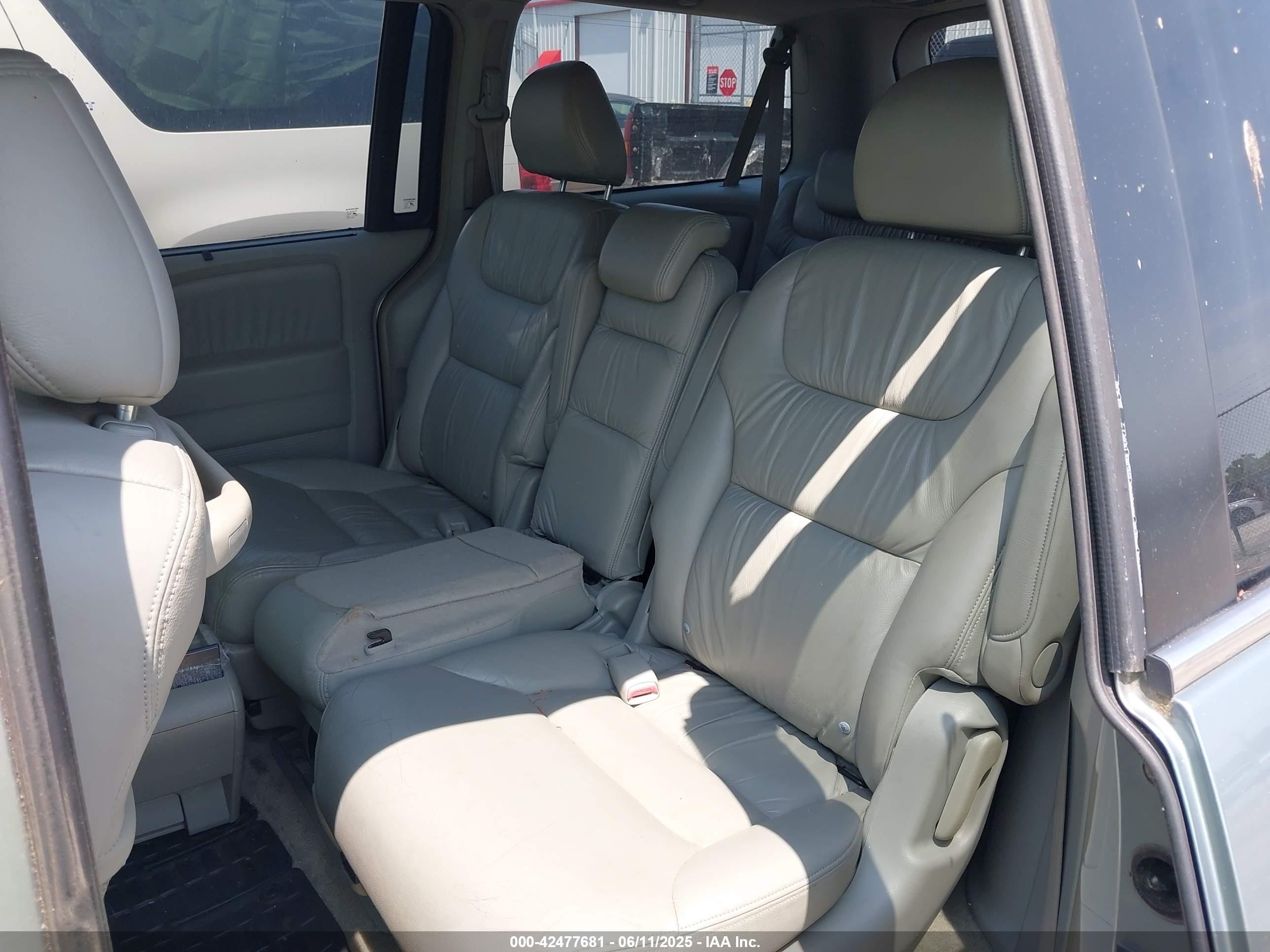 2005 Honda Odyssey Ex-l Silver vin: 5FNRL387X5B065190