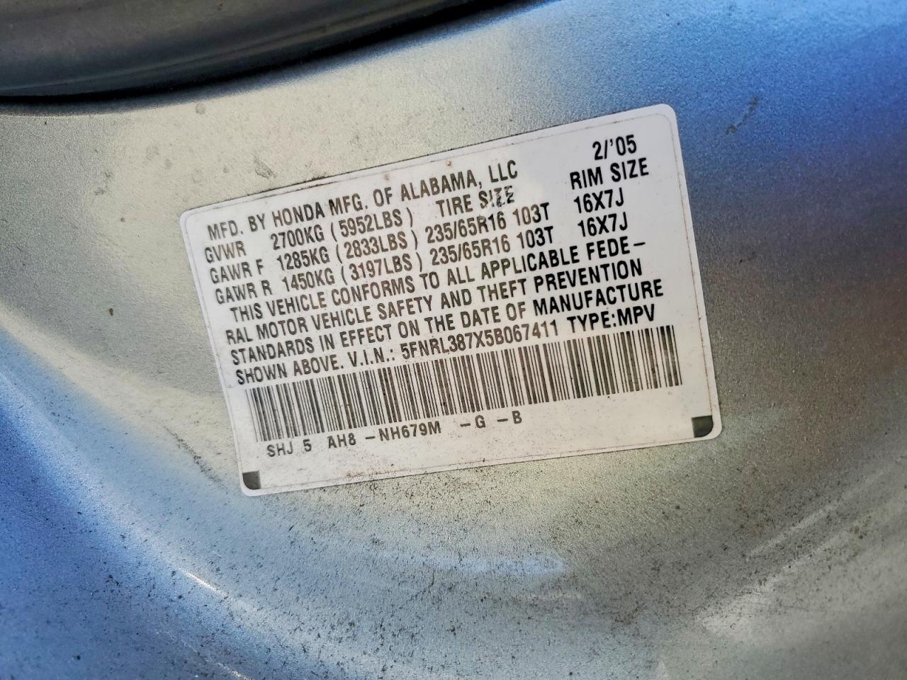 2005 Honda Oddesey Silver vin: 5FNRL387X5B067411