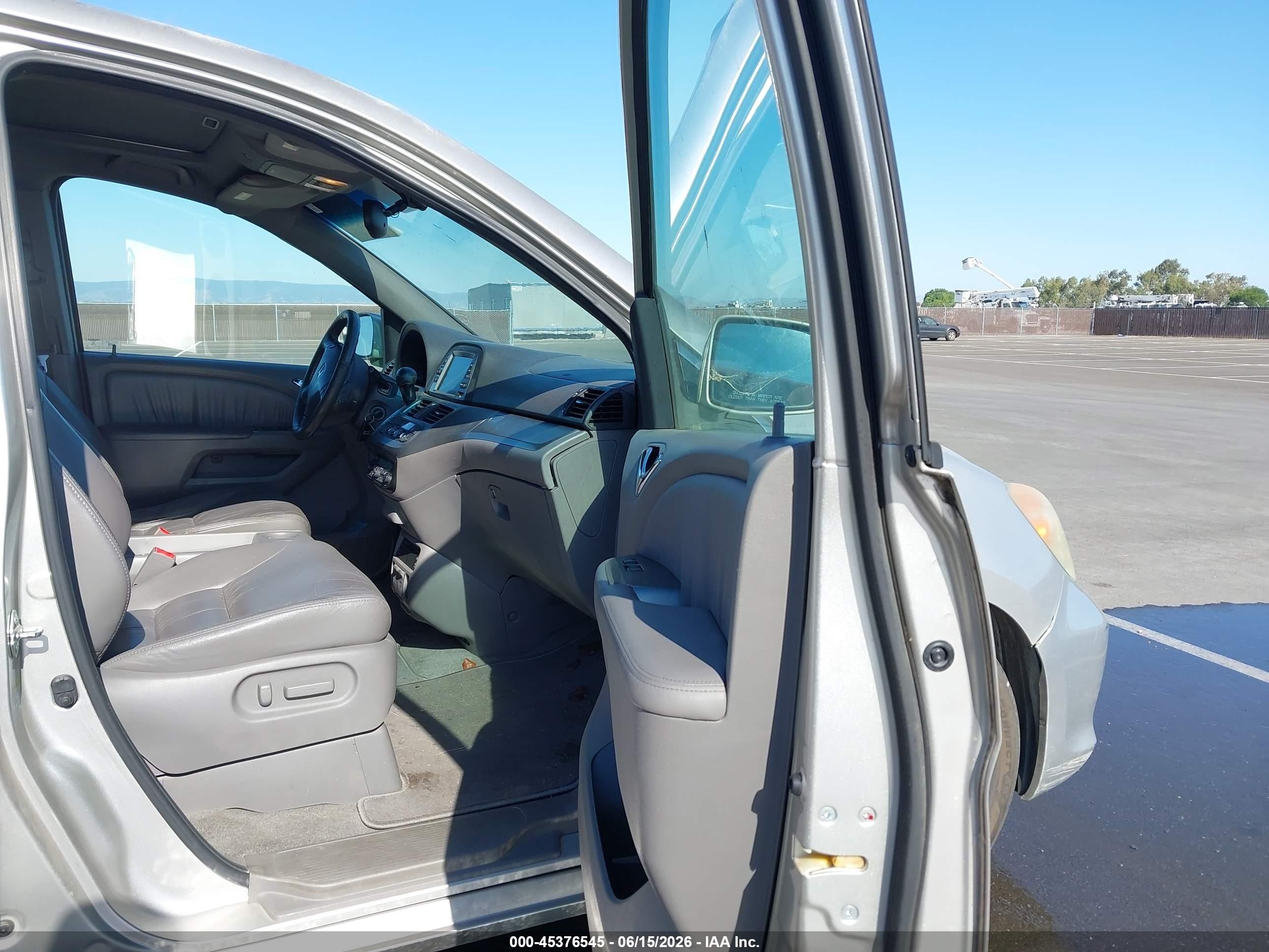 2008 Honda Odyssey Ex-l Silver vin: 5FNRL387X8B102582