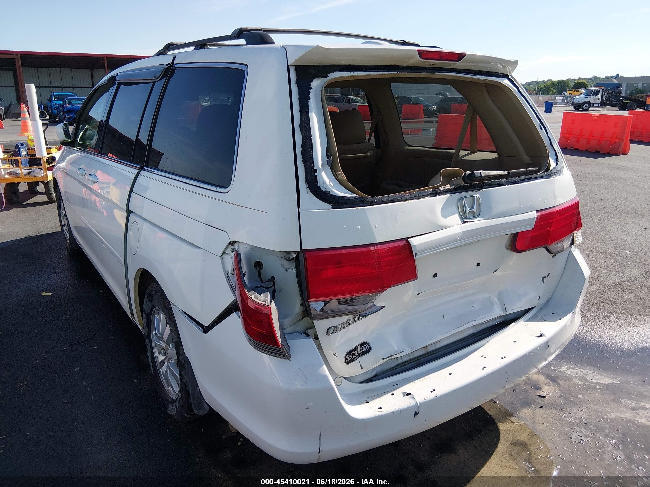 2008 Honda Odyssey Ex-l White vin: 5FNRL387X8B405278