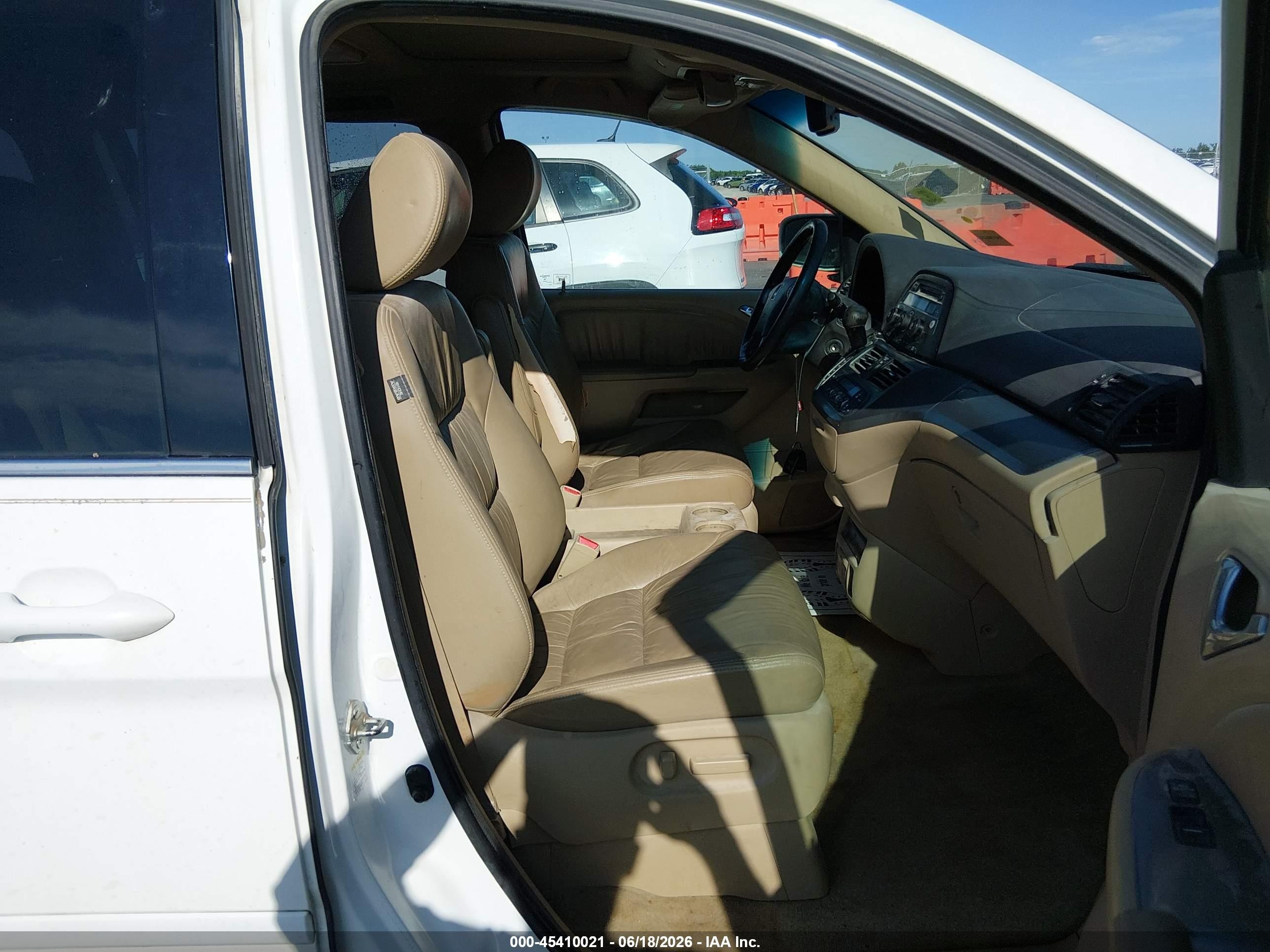 2008 Honda Odyssey Ex-l White vin: 5FNRL387X8B405278