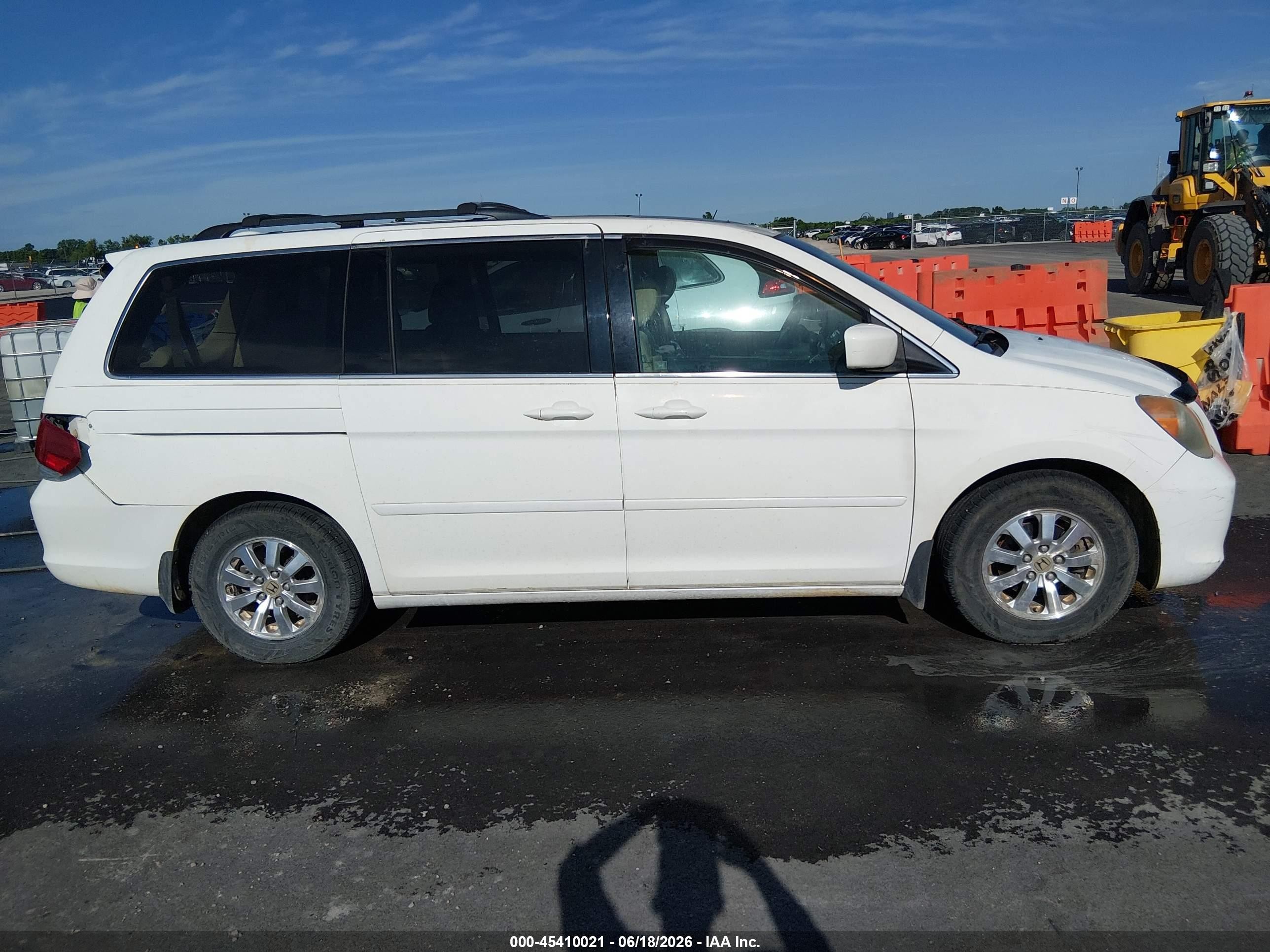 2008 Honda Odyssey Ex-l White vin: 5FNRL387X8B405278