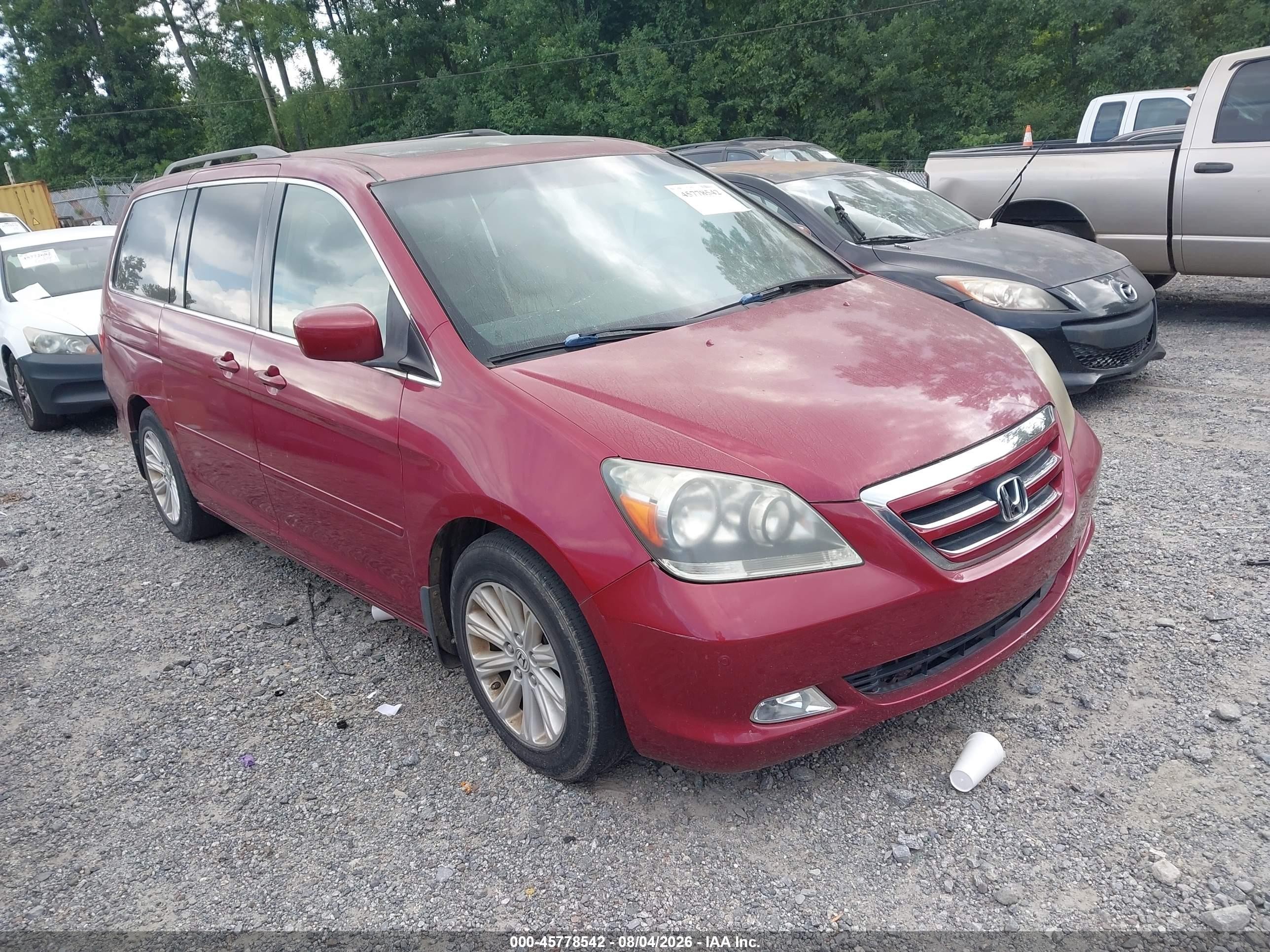 2005 Honda Odyssey Touring Red vin: 5FNRL38805B112252
