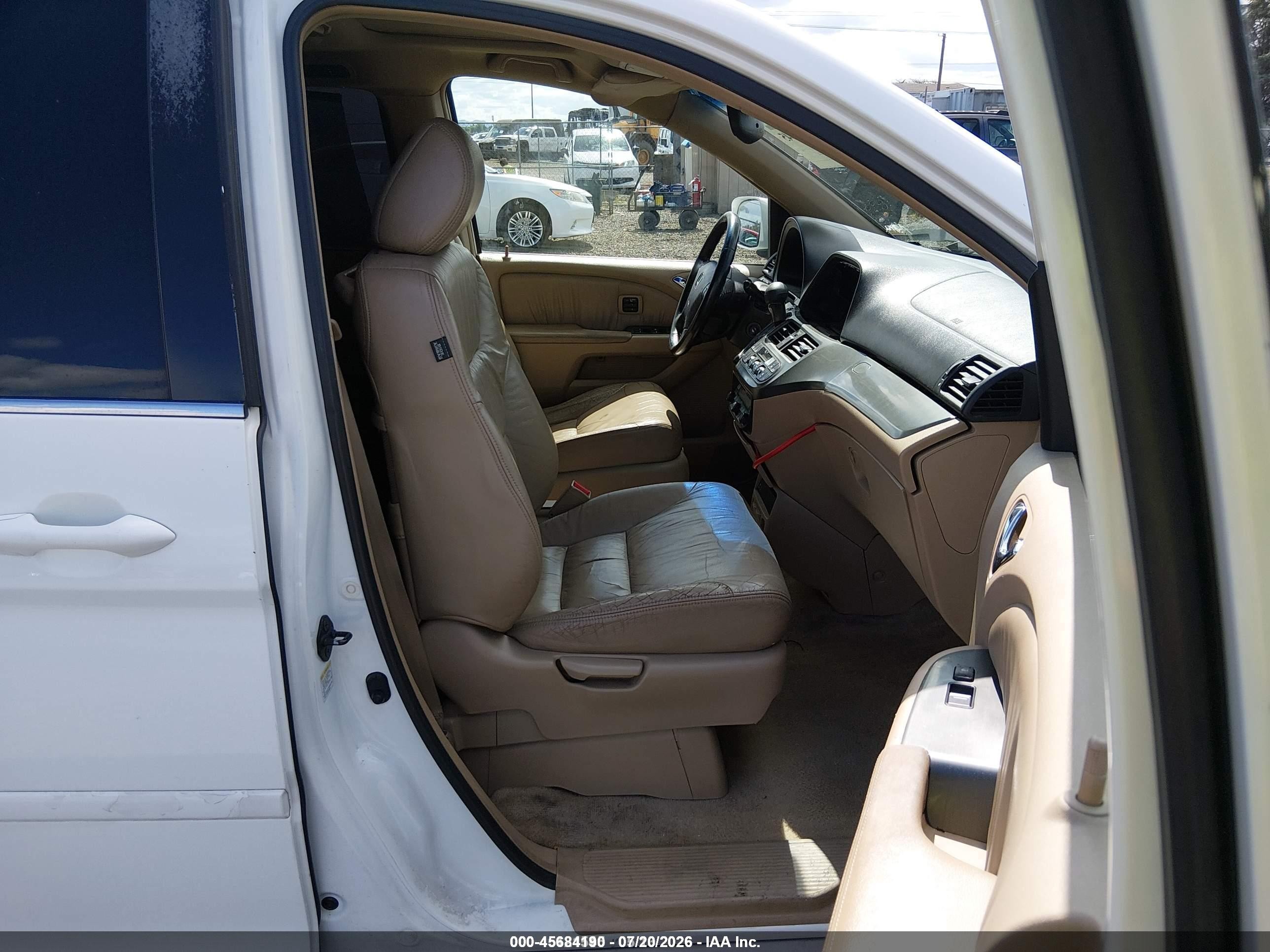 2005 Honda Odyssey Touring White vin: 5FNRL38805B129763