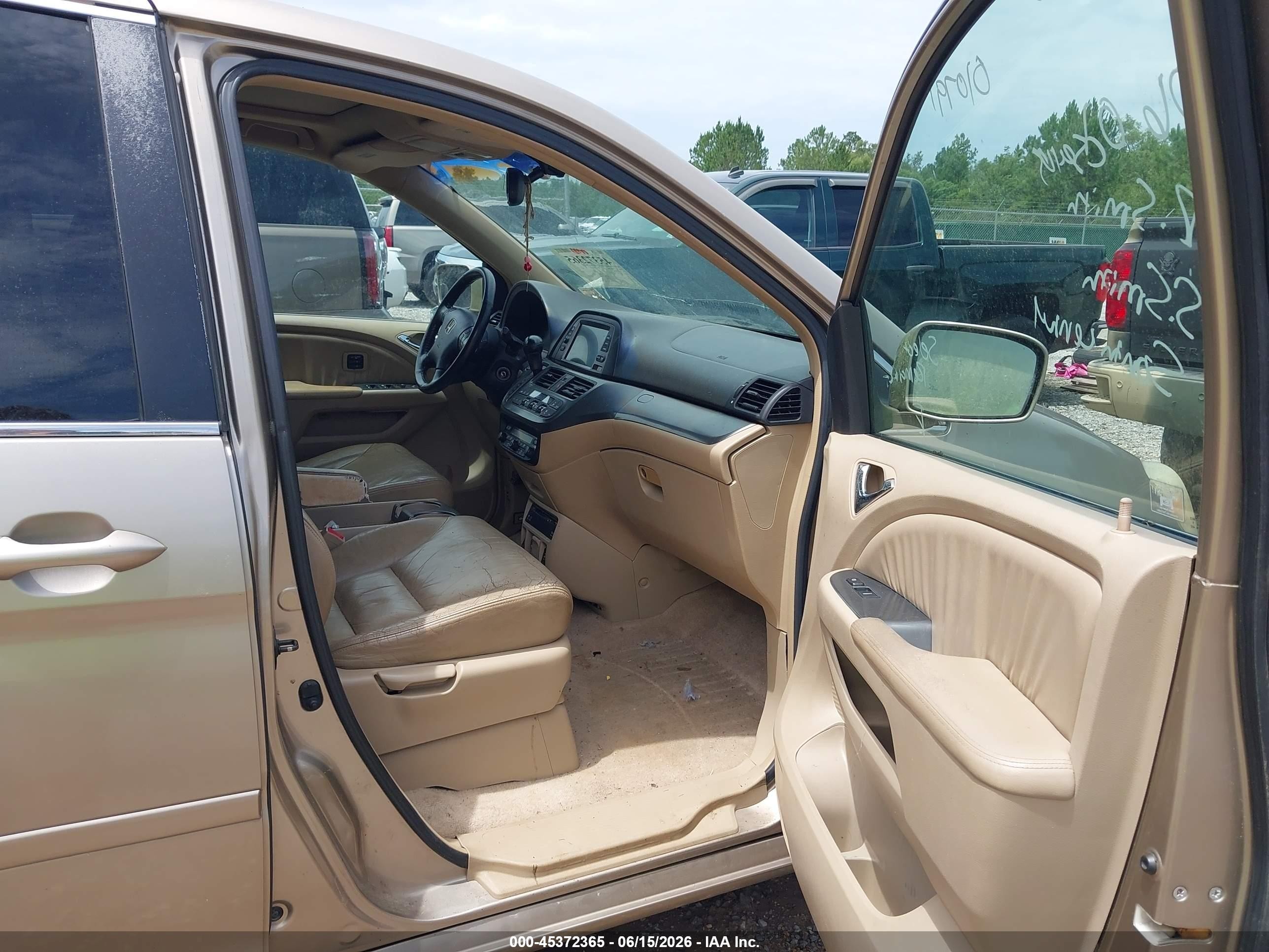 2006 Honda Odyssey Touring Gold vin: 5FNRL38806B010791